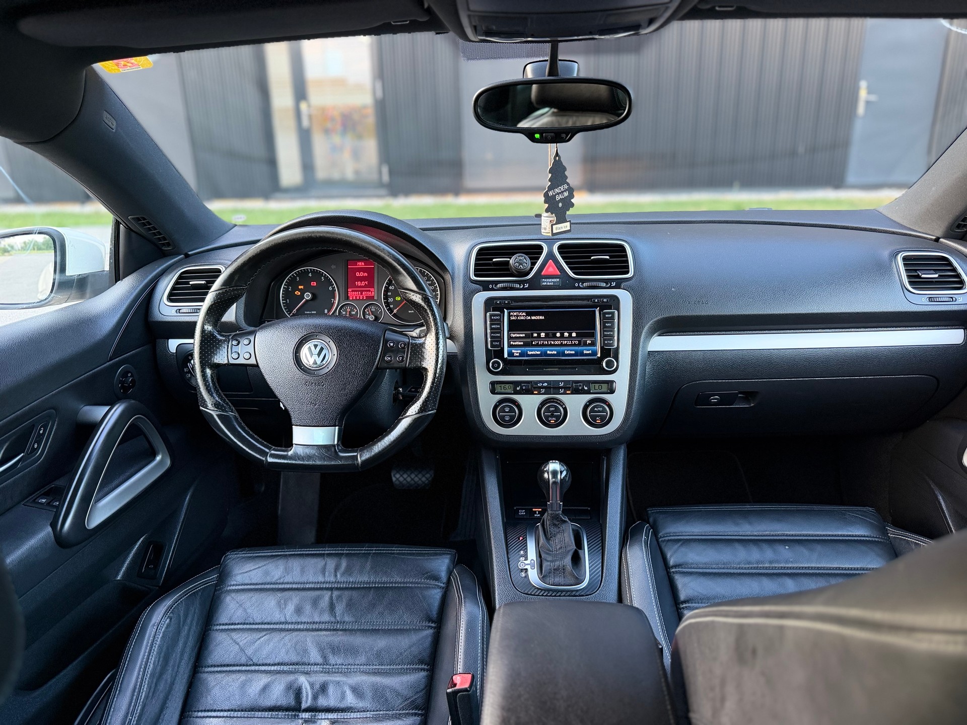 VW Scirocco 2.0 TSI DSG-image-10
