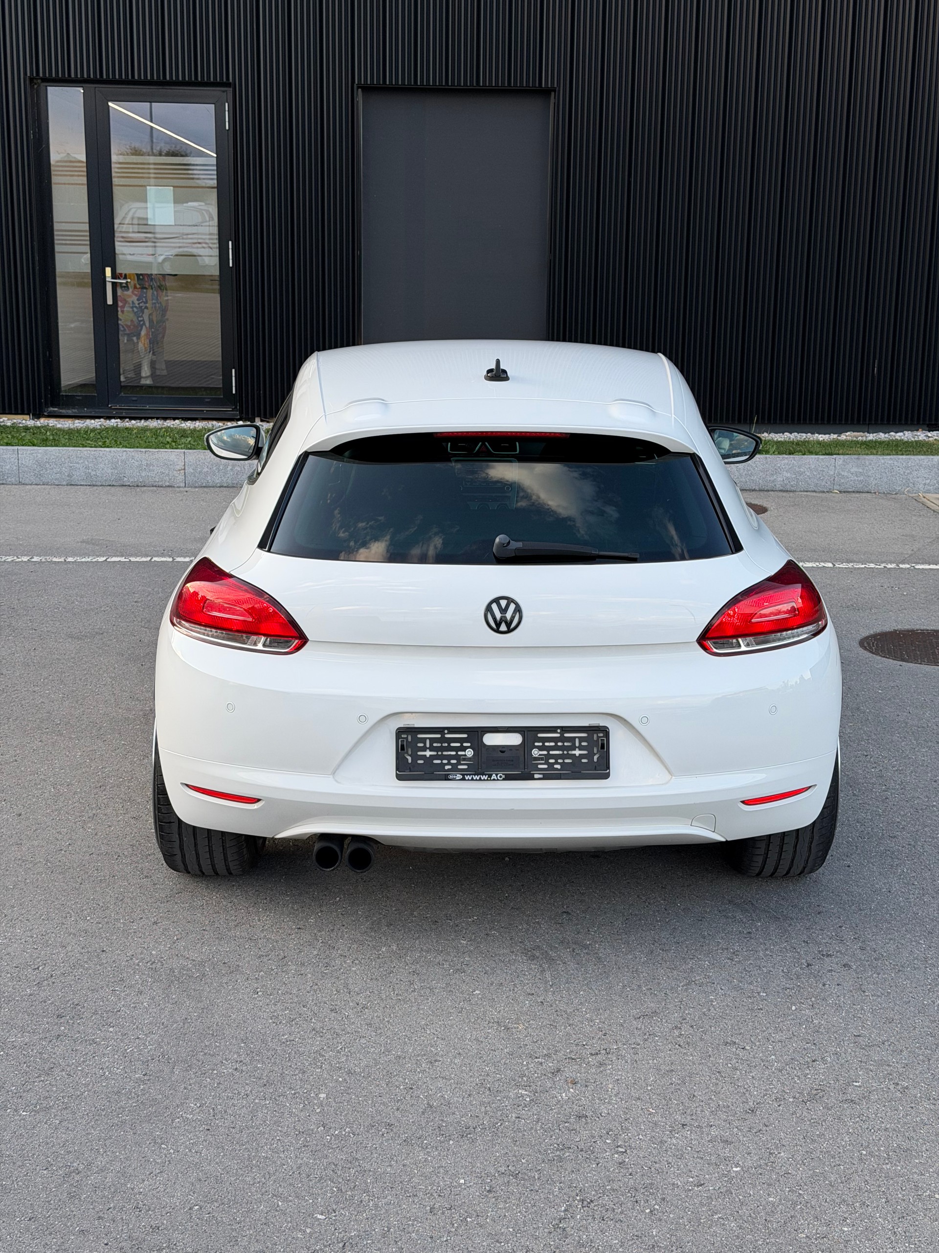 VW Scirocco 2.0 TSI DSG-image-6