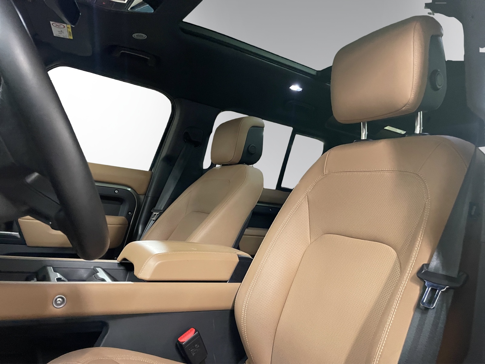 LAND ROVER Defender 110 3.0 D I6 300 X-Dynamic HSE AWD AT8-image-8