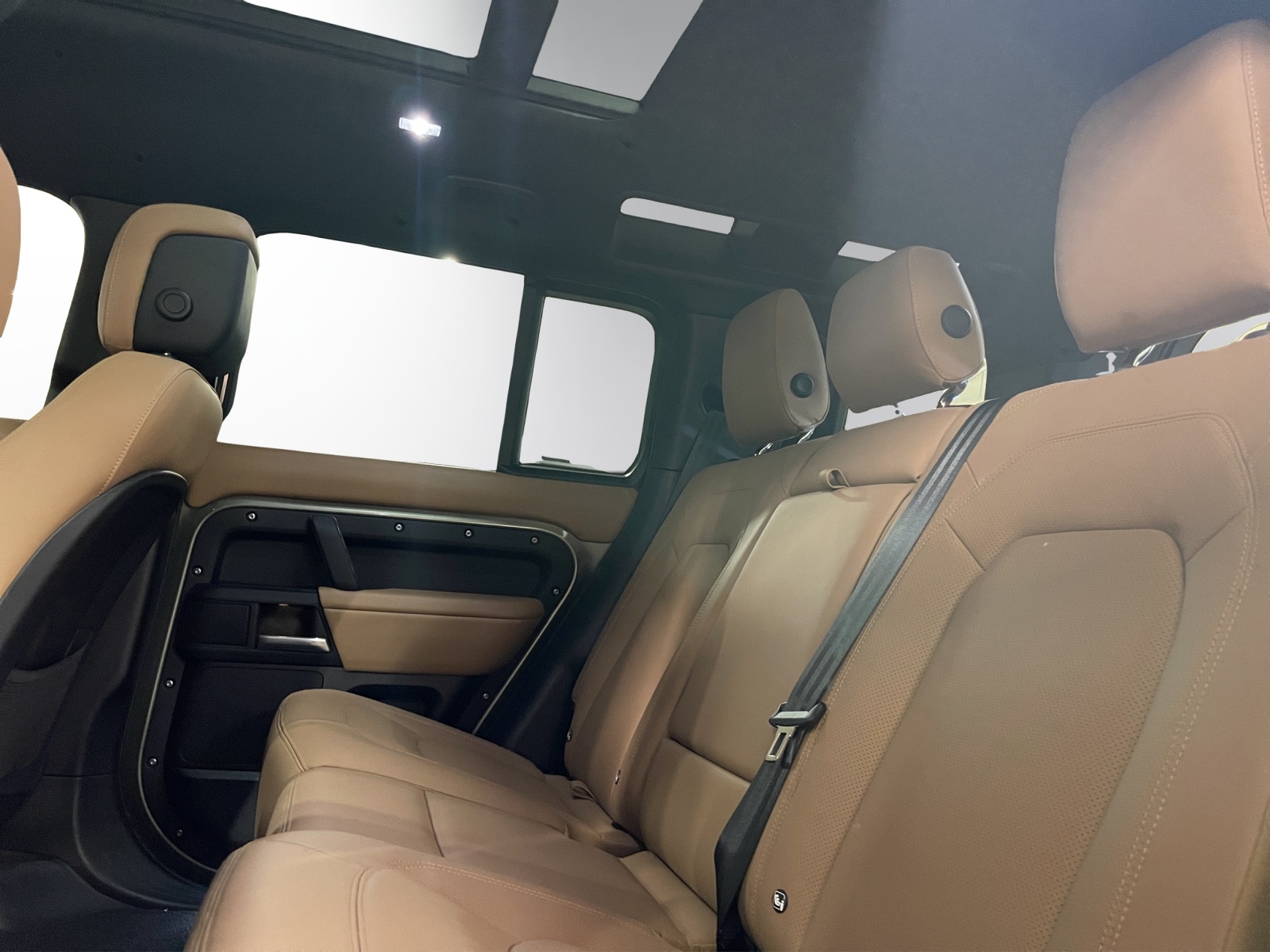 Image LAND-ROVER DEFENDER Defender 110 3.0 D I6 300 X-Dynamic HSE AWD AT8