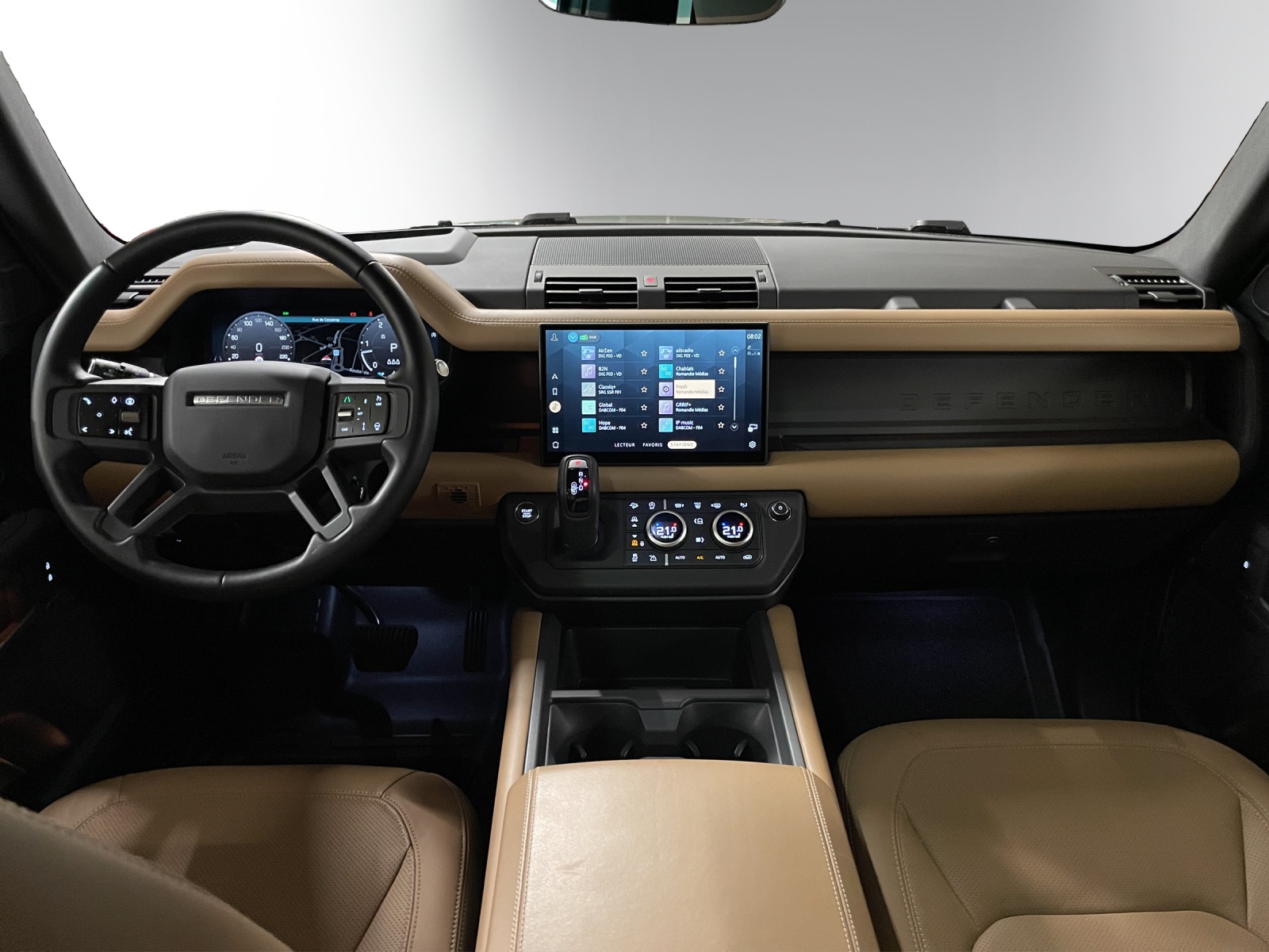 LAND ROVER Defender 110 3.0 D I6 300 X-Dynamic HSE AWD AT8-image-10