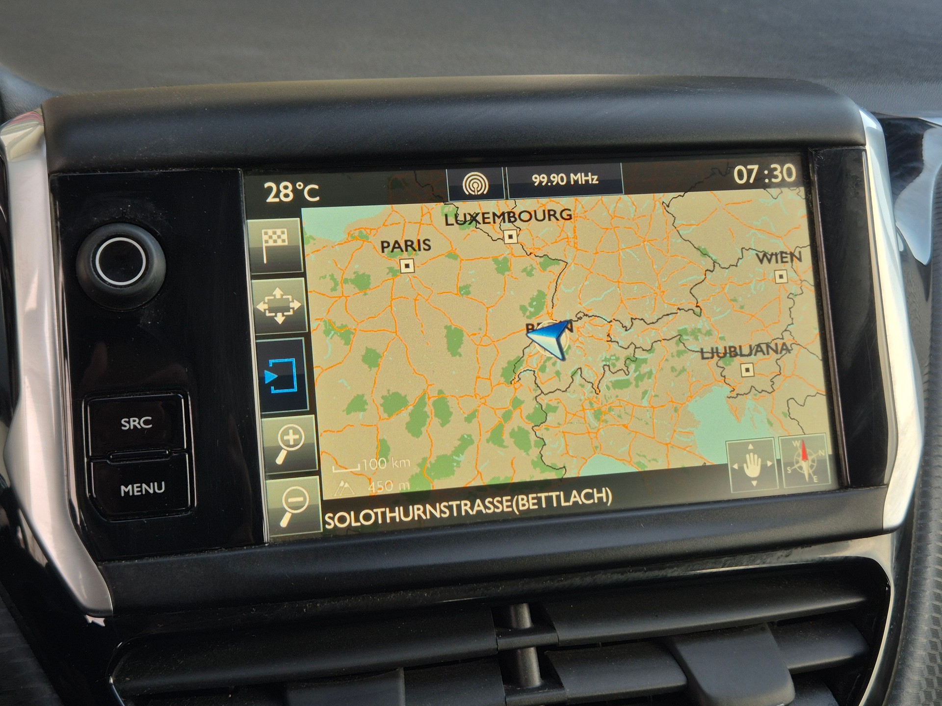 PEUGEOT 208 1.2 PureTech Allure-image-18