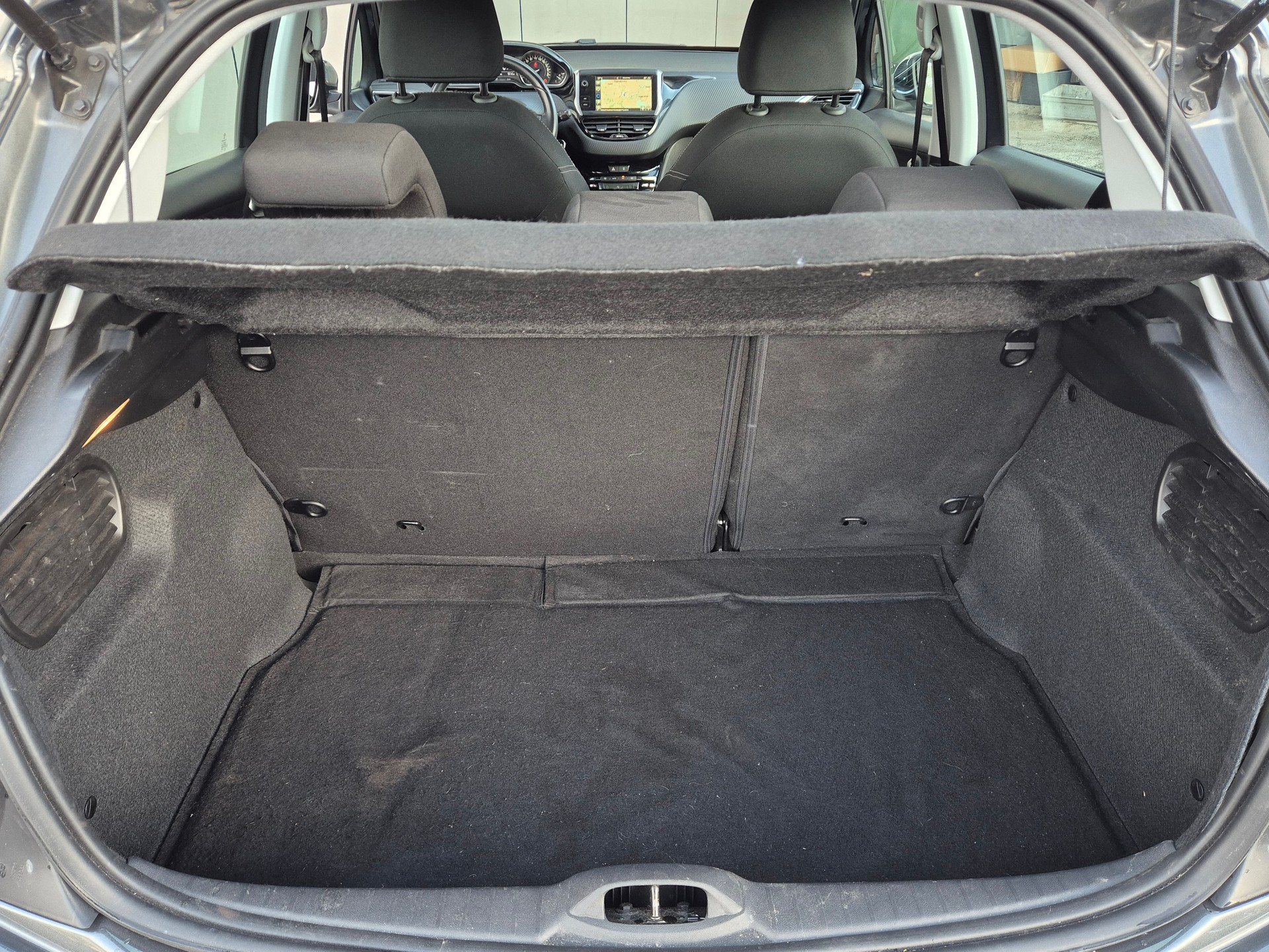 PEUGEOT 208 1.2 PureTech Allure-image-7