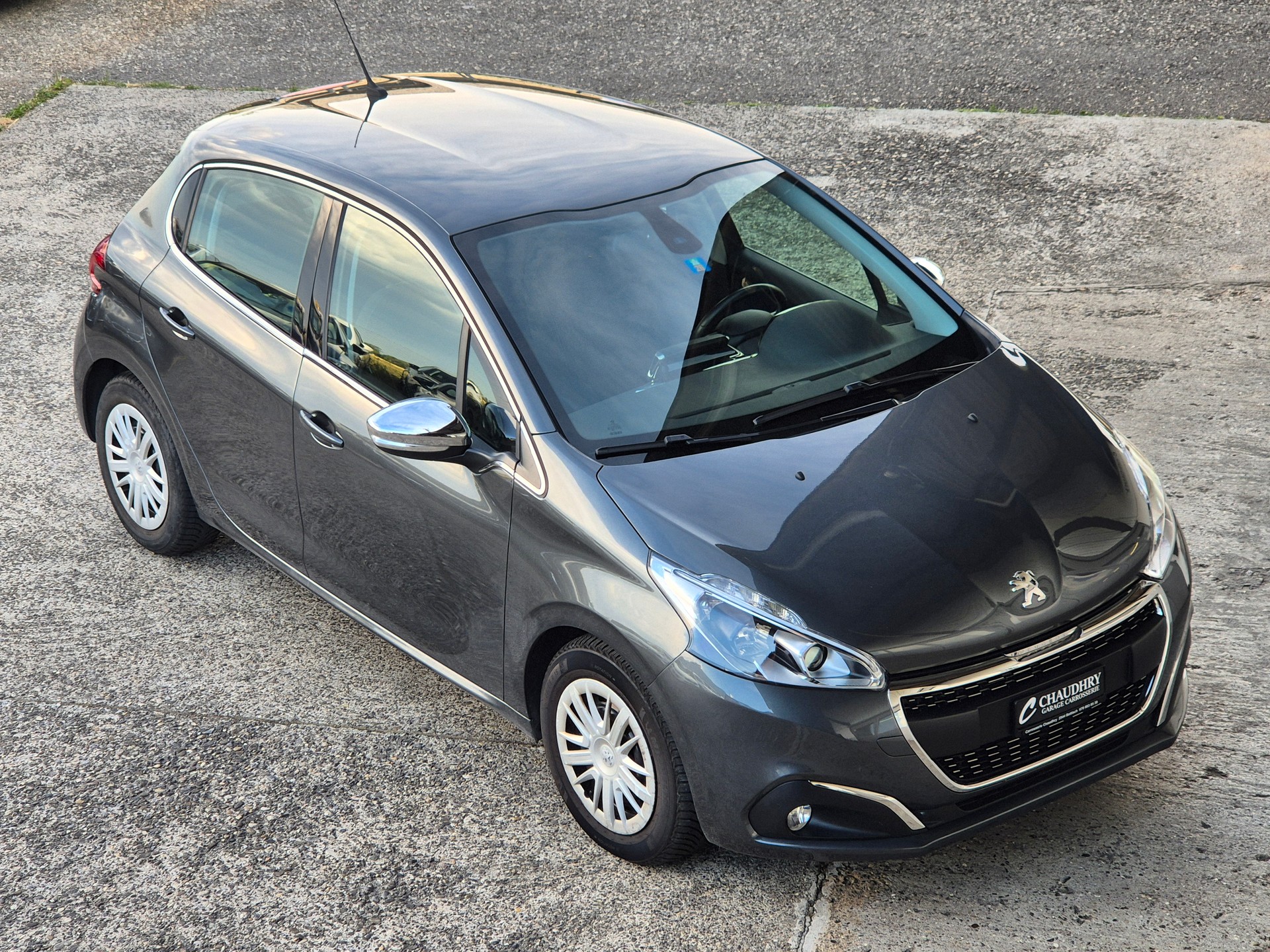 PEUGEOT 208 1.2 PureTech Allure-image-2