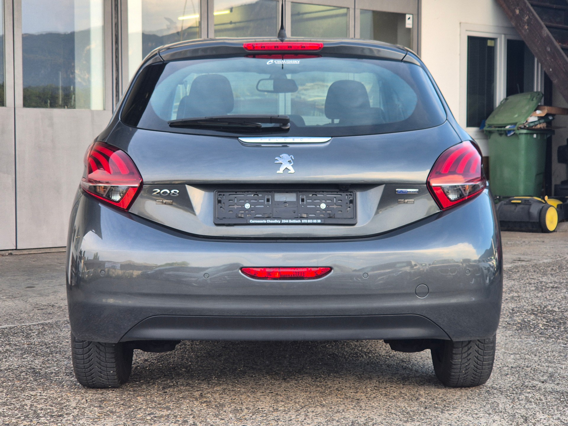 PEUGEOT 208 1.2 PureTech Allure-image-6