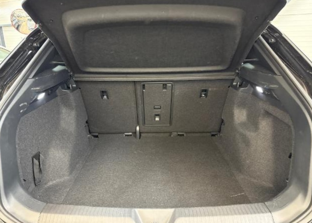 VW ID.4 Pro United 77 kWh 4 Motion mit Anhängerkupplung-image-11