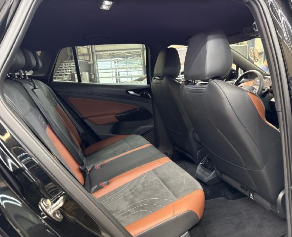 VW ID.4 Pro United 77 kWh 4 Motion mit Anhängerkupplung-image-10