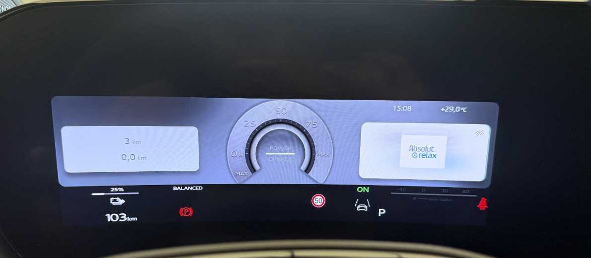 AUDI Q4 e-tron SUV quattro performance Swiss Ski-image-9