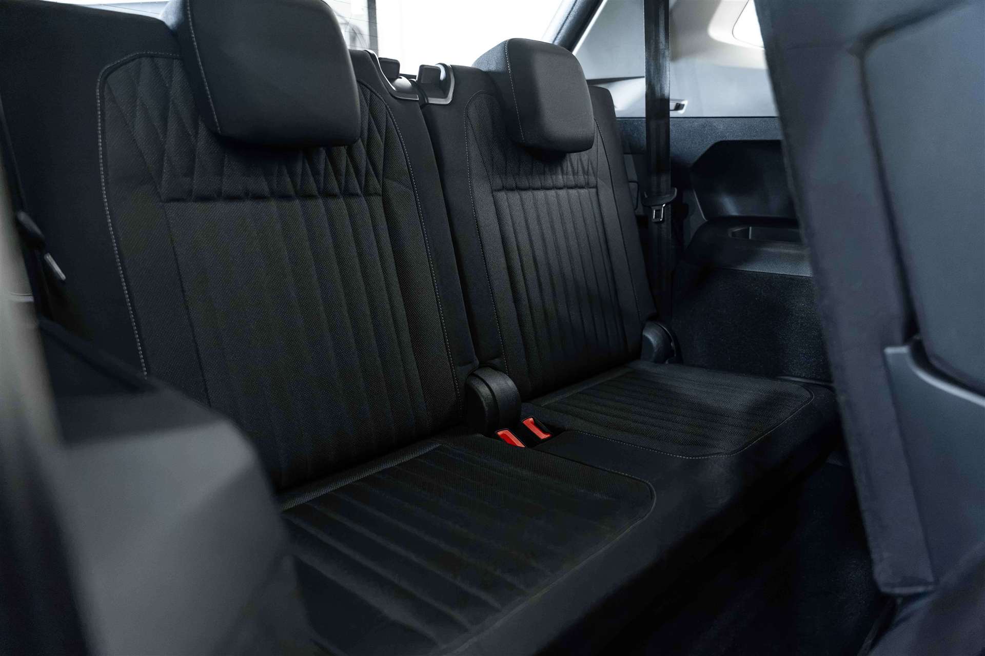 VW Tiguan Allspace 1.5 TSI Life DSG 7-Plätzer-image-14