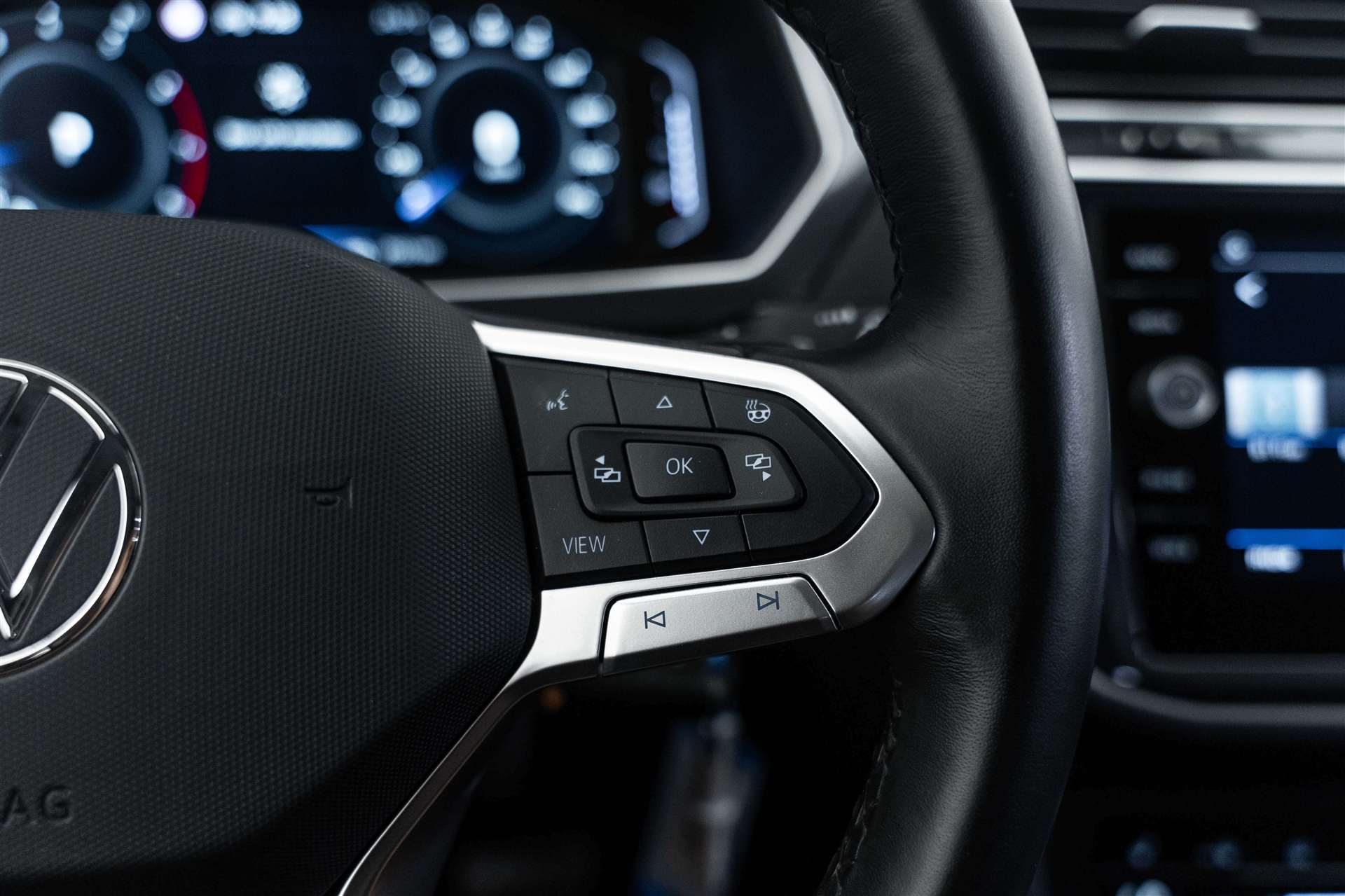 VW Tiguan Allspace 1.5 TSI Life DSG 7-Plätzer-image-16