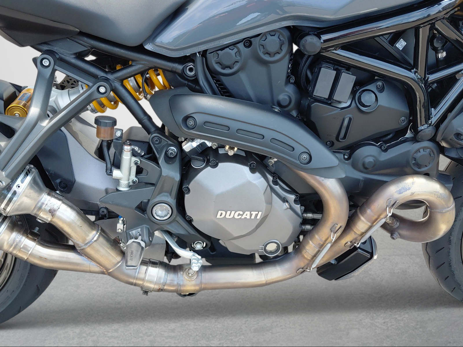 DUCATI Monster 1200 S-image-8