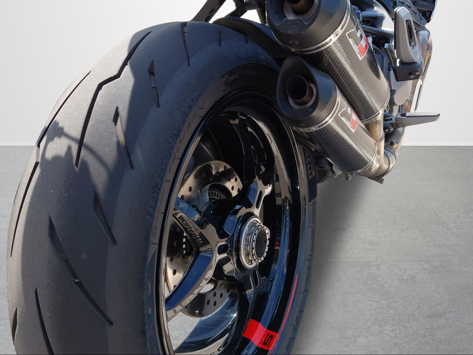 DUCATI Monster 1200 S-image-11