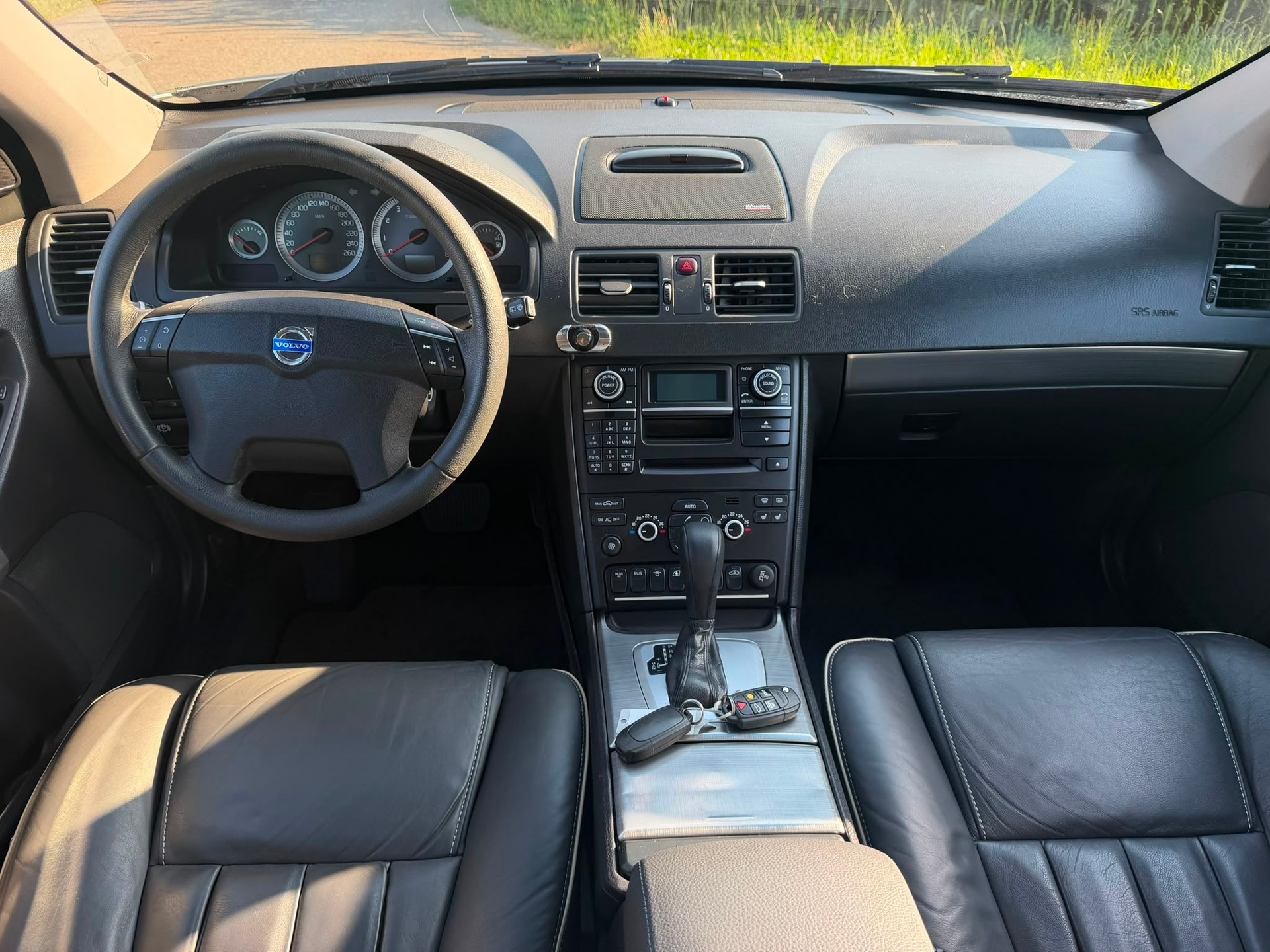 VOLVO XC90 V8 AWD Executive Geartronic-image-12