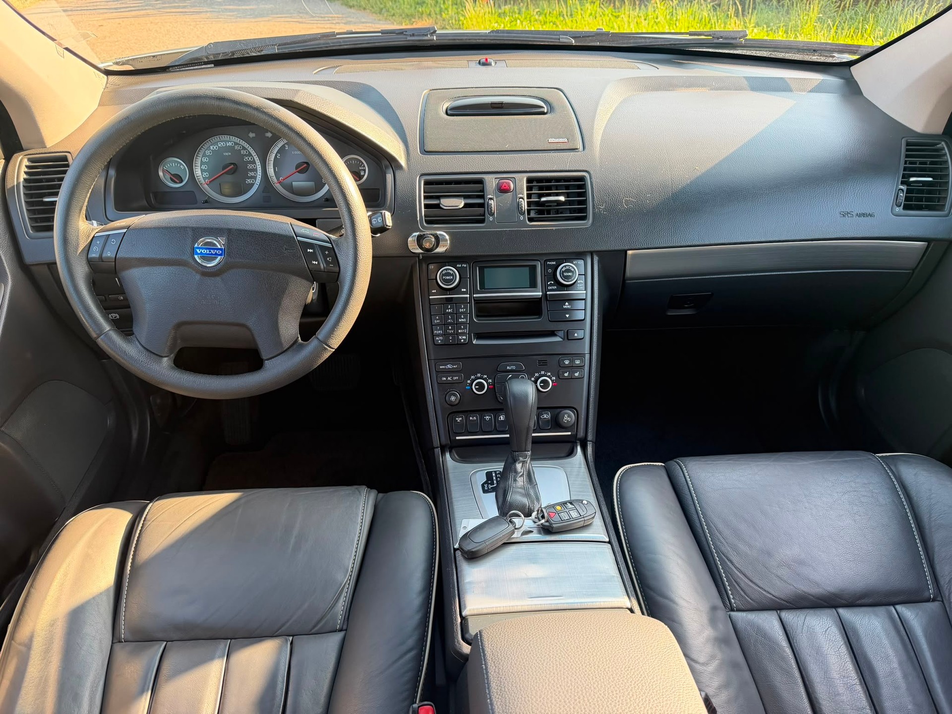 VOLVO XC90 V8 AWD Executive Geartronic-image-14