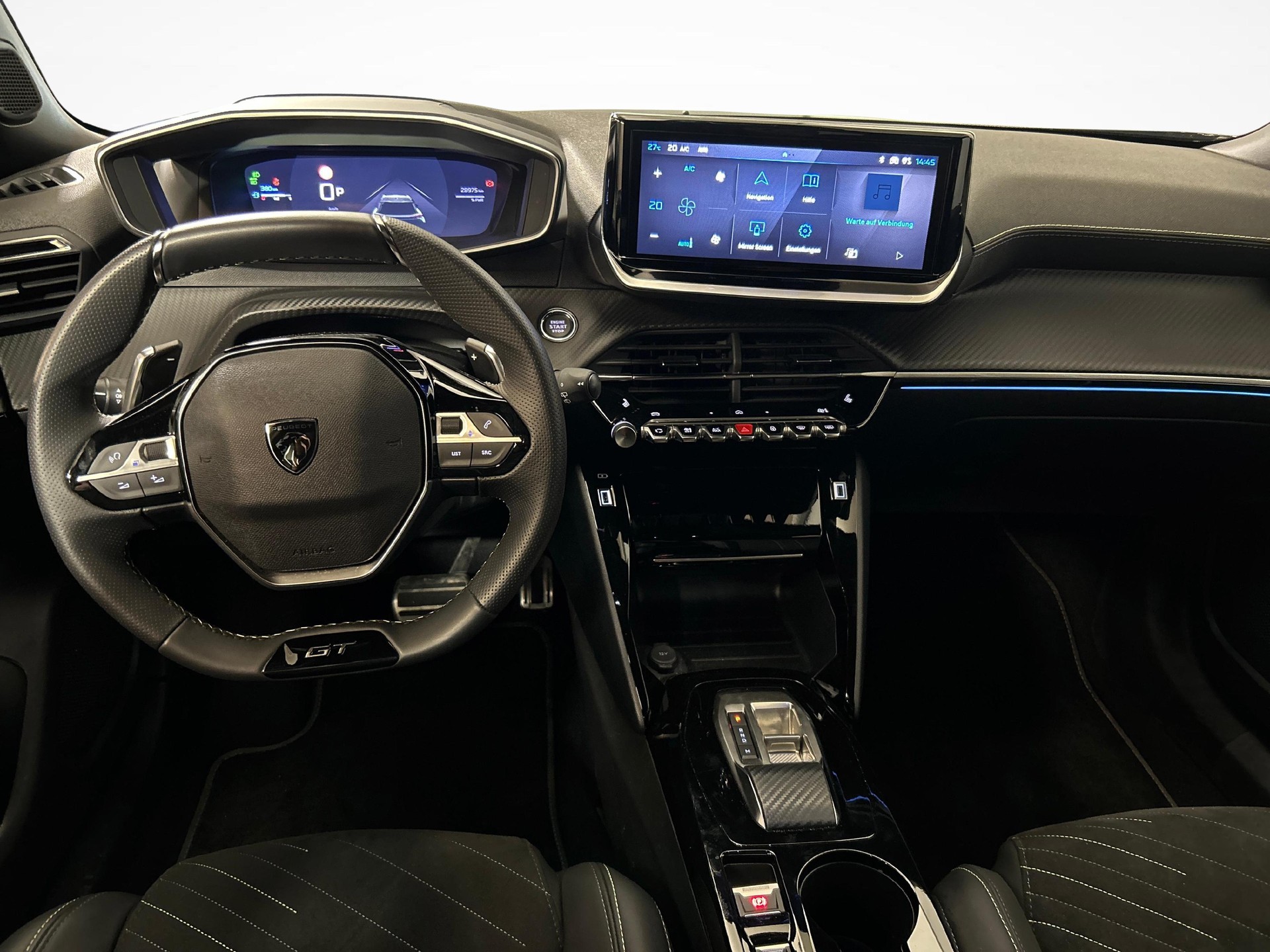 PEUGEOT 2008 1.2 Hybrid 145 GT-image-6