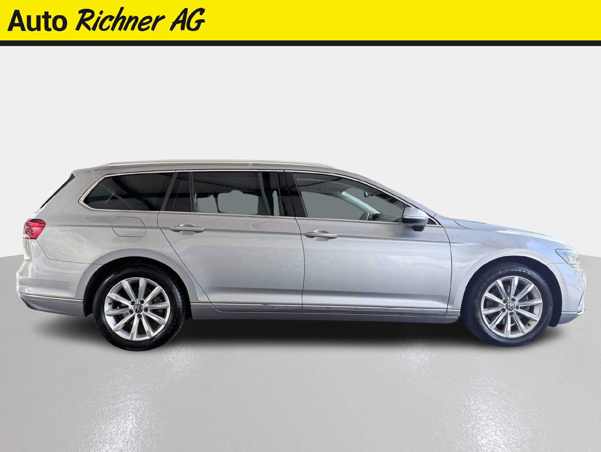 VW Passat Variant 2.0 TDI 200 Elegance DSG 4m-image-2