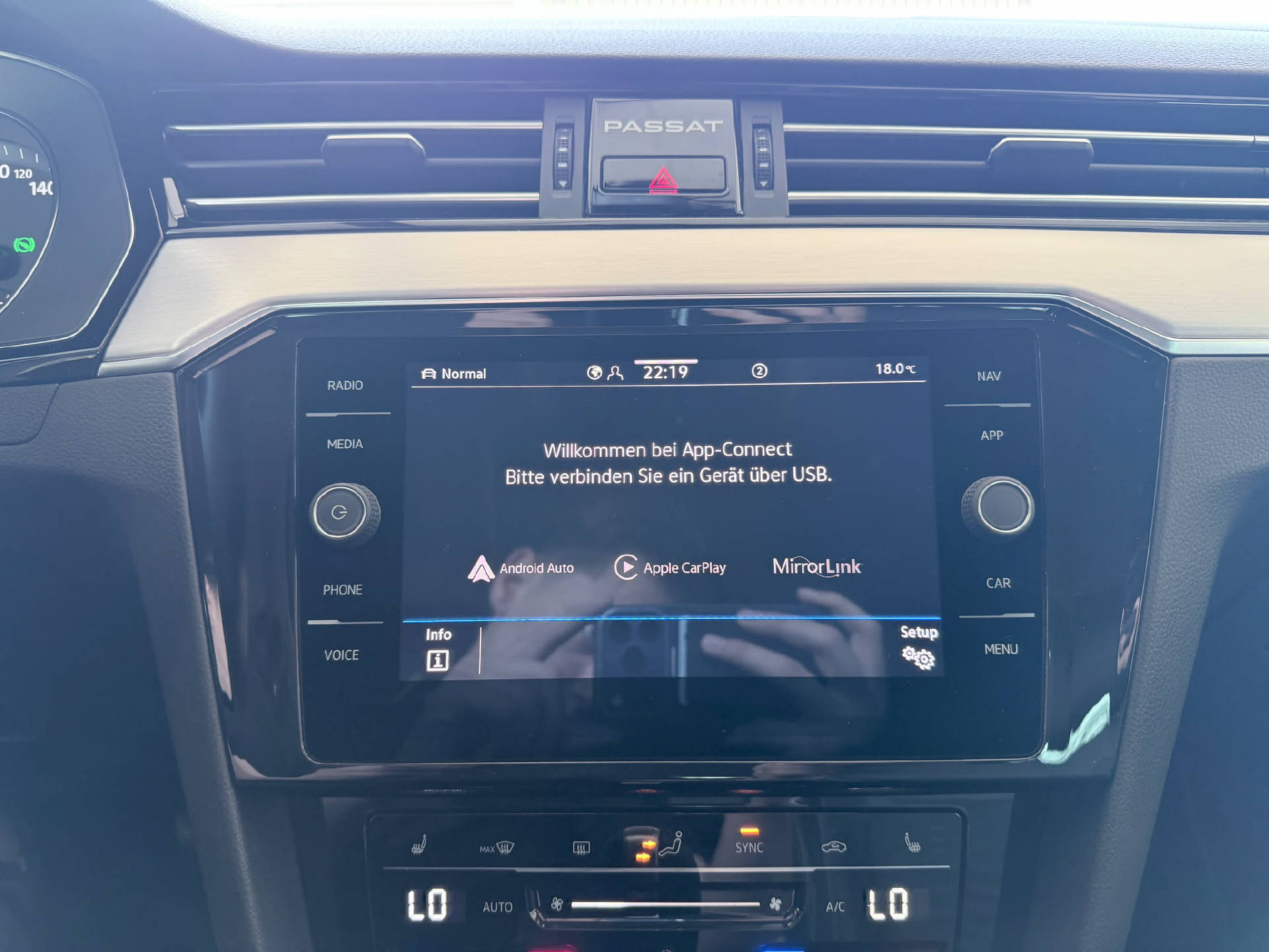 VW Passat Variant 2.0 TDI 200 Elegance DSG 4m-image-13