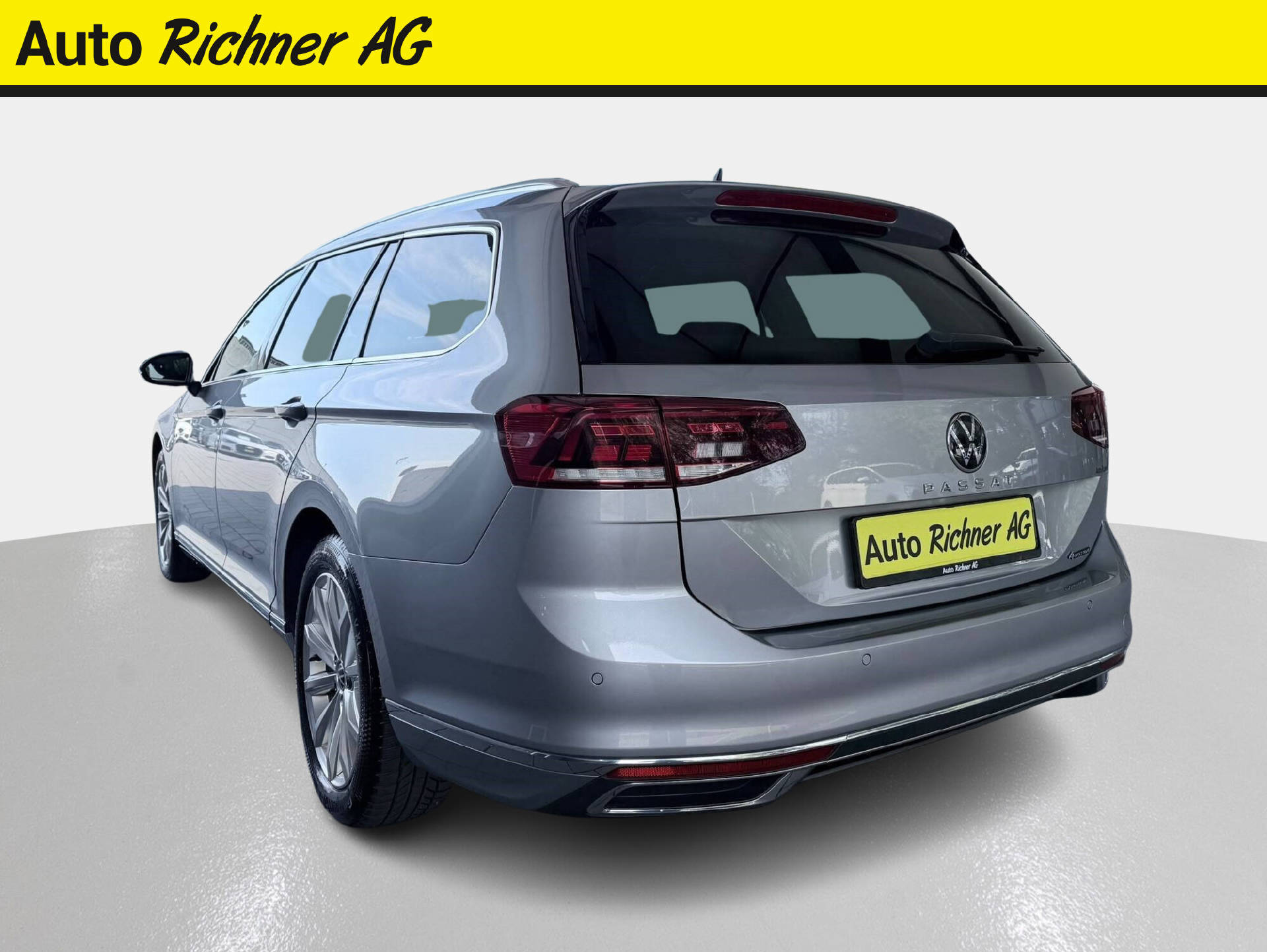 VW Passat Variant 2.0 TDI 200 Elegance DSG 4m-image-4