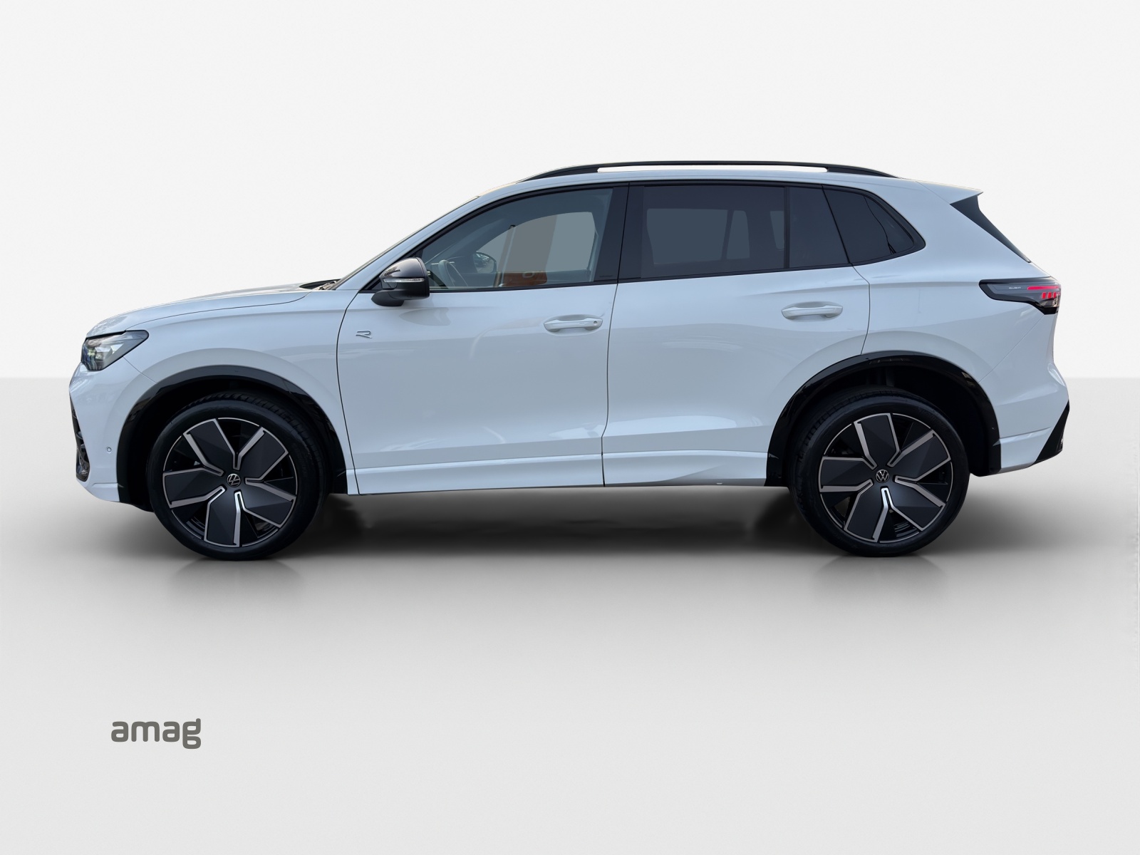 VW Tiguan 2.0 TSI DSG R-Line 4Motion-showroom-element-1