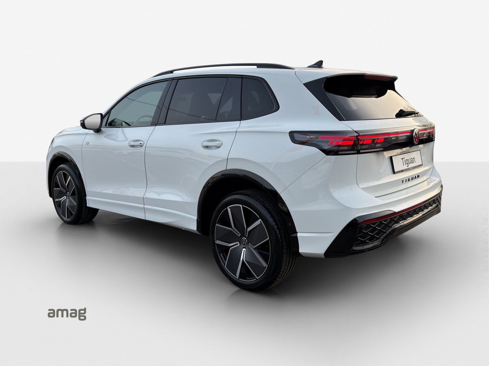 VW Tiguan 2.0 TSI DSG R-Line 4Motion-showroom-element-2