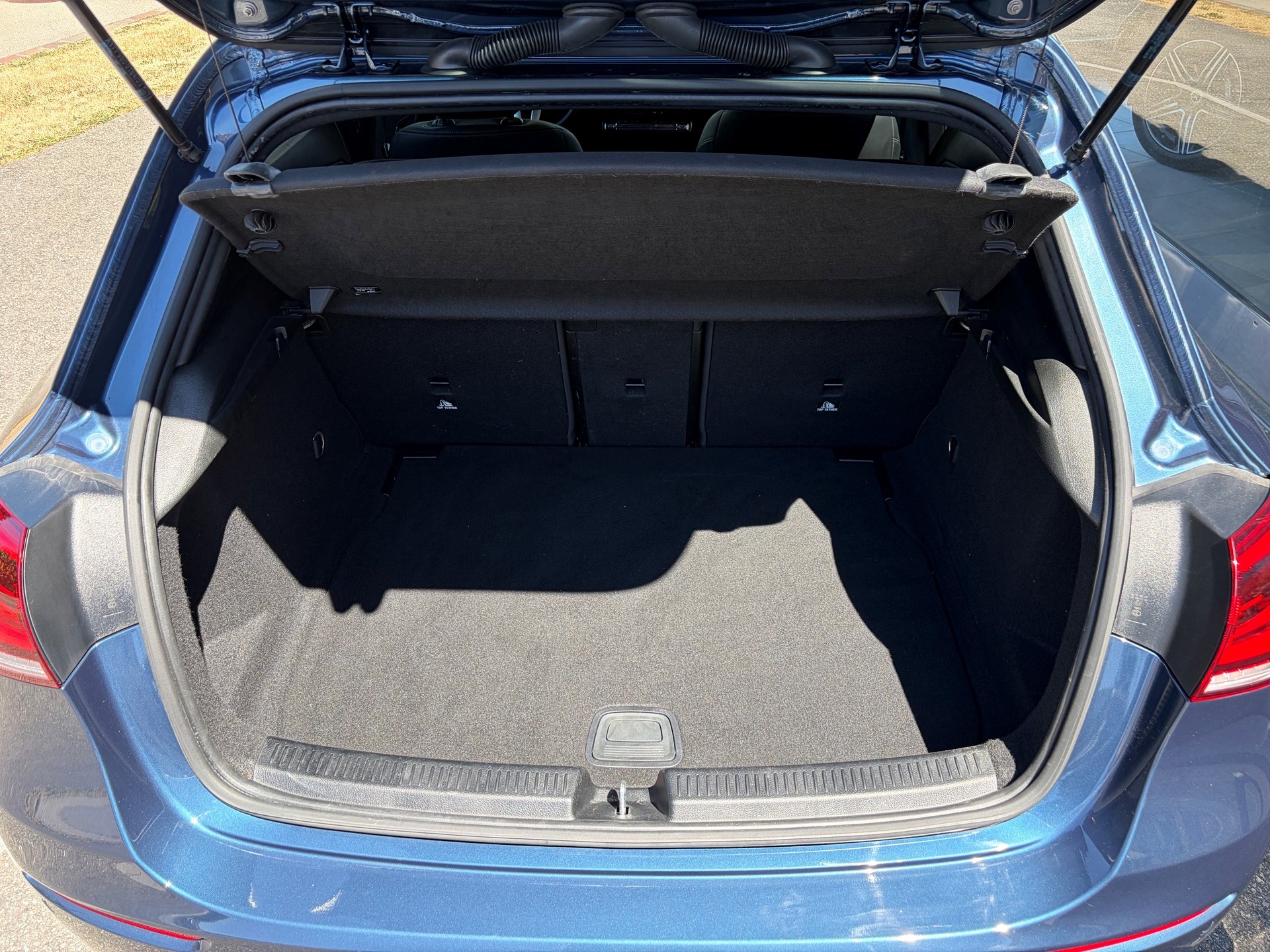 MERCEDES-BENZ A 180 Night Star 7G-DCT-image-5