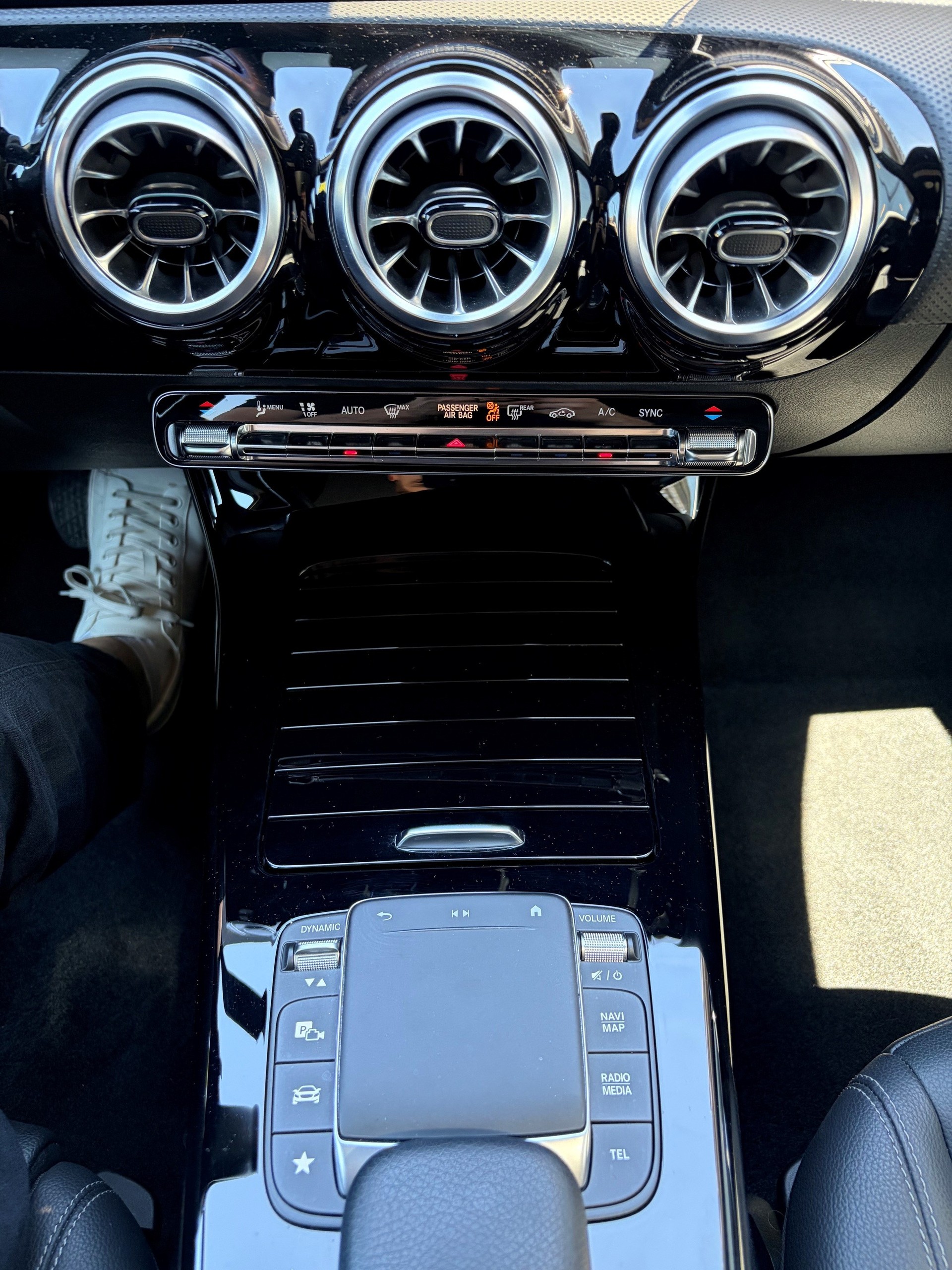 MERCEDES-BENZ A 180 Night Star 7G-DCT-image-9