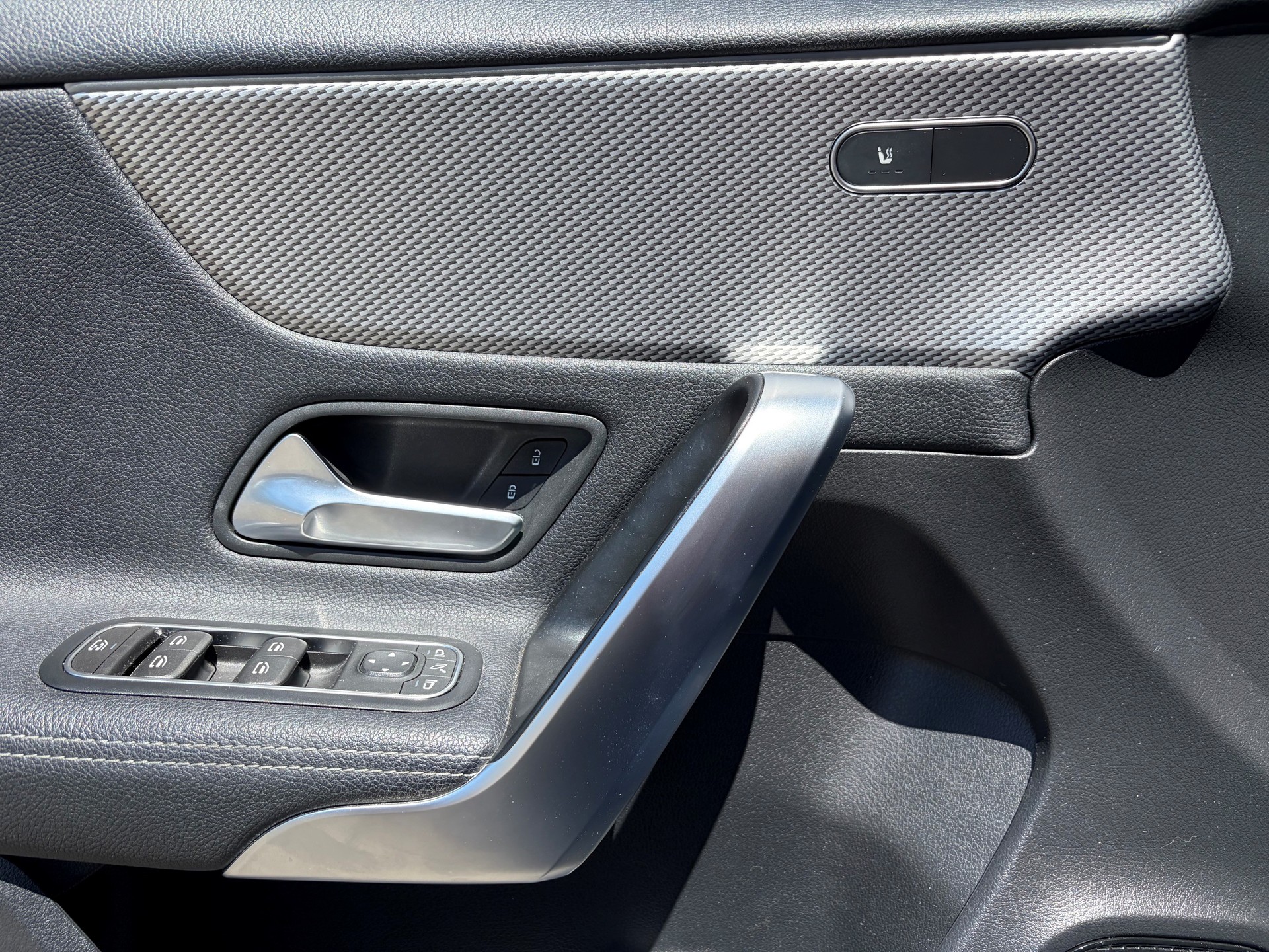 MERCEDES-BENZ A 180 Night Star 7G-DCT-image-10