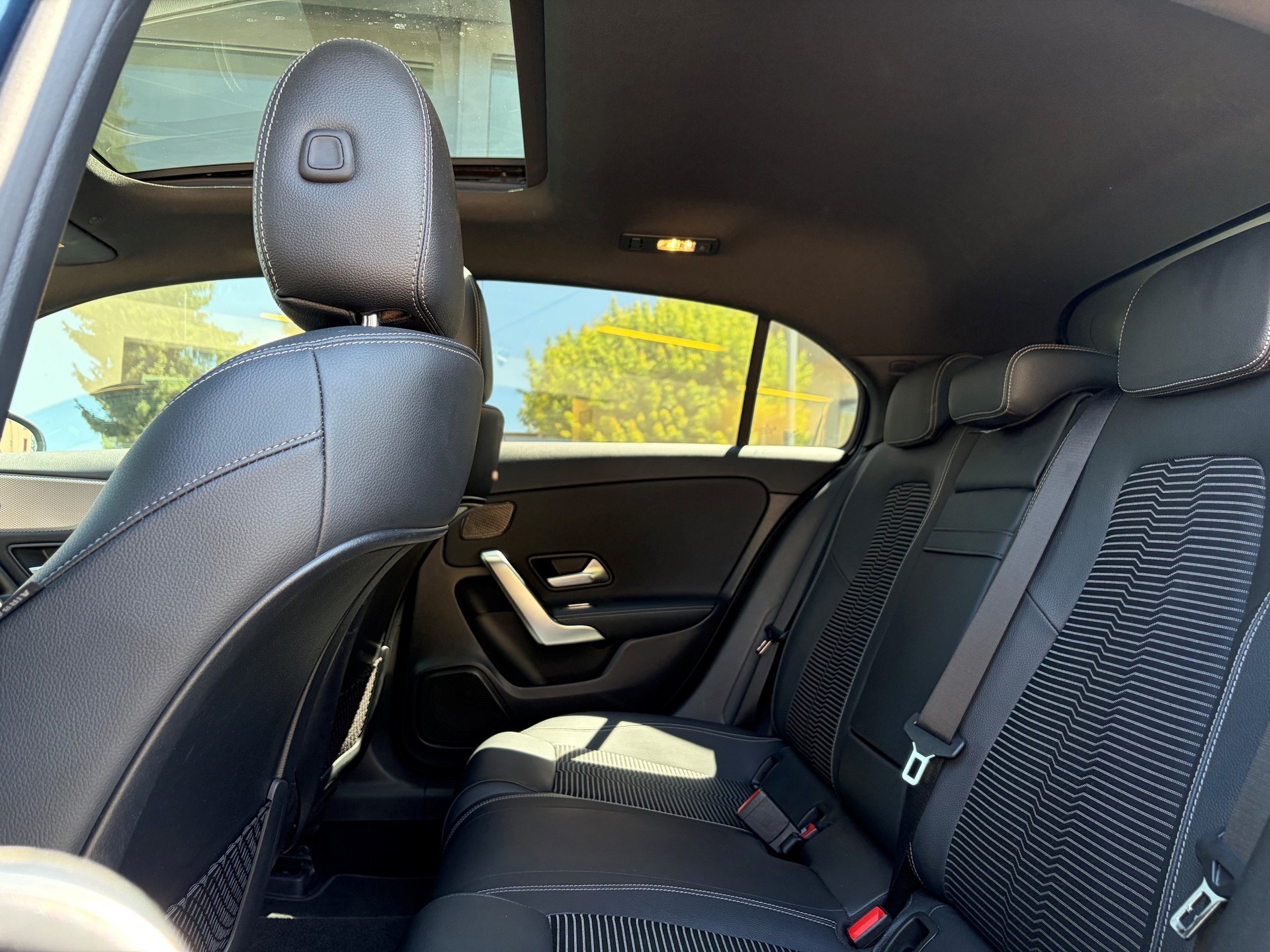 MERCEDES-BENZ A 180 Night Star 7G-DCT-image-11