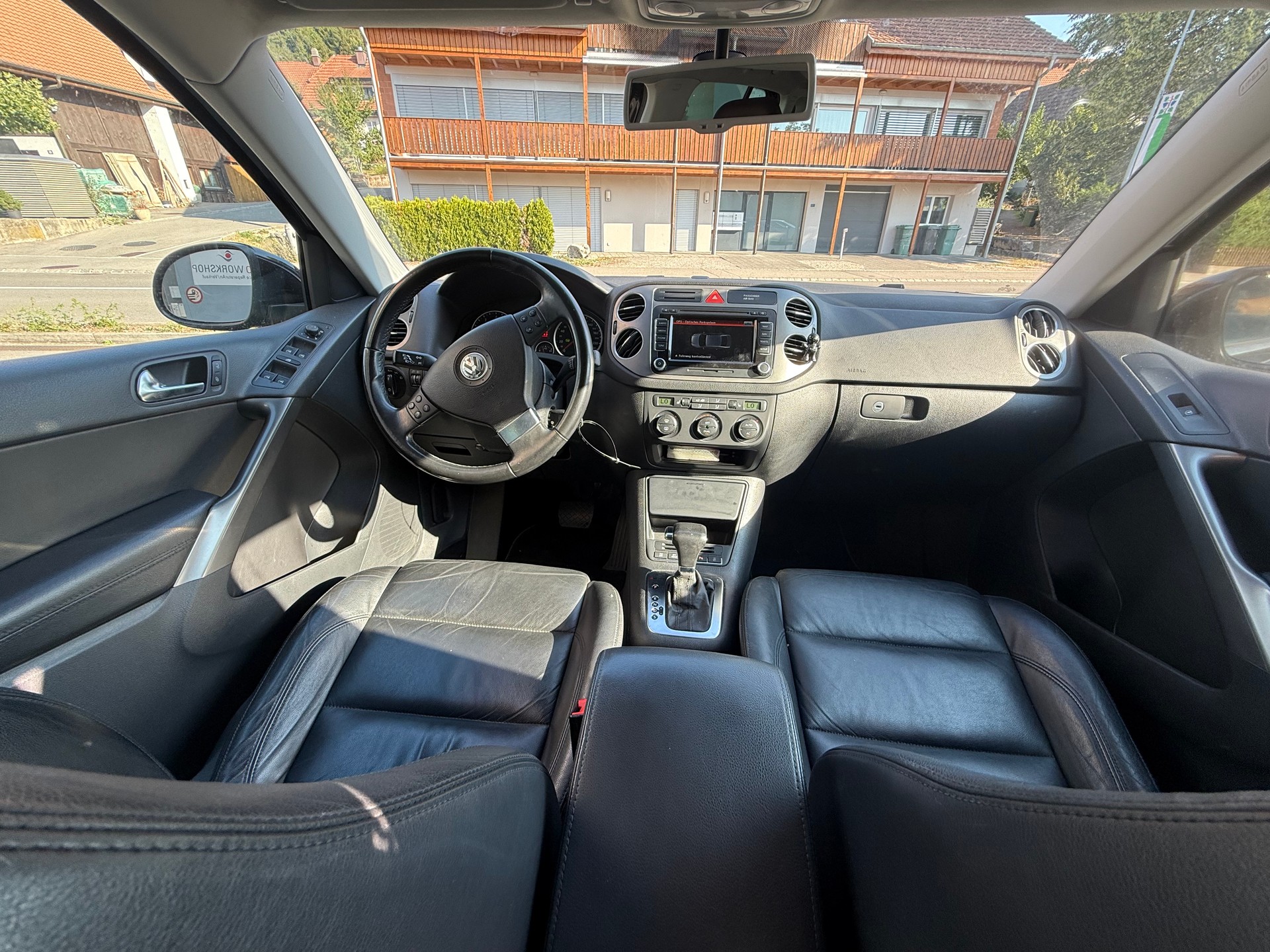 VW Tiguan 2.0 TSI Sport&Style-image-12