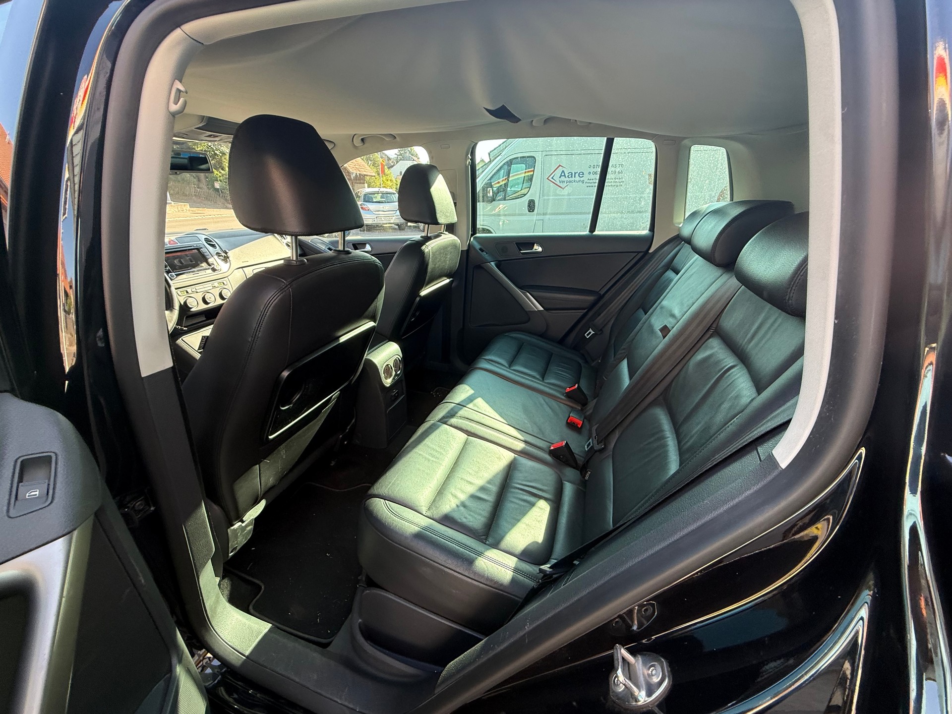 VW Tiguan 2.0 TSI Sport&Style-image-9