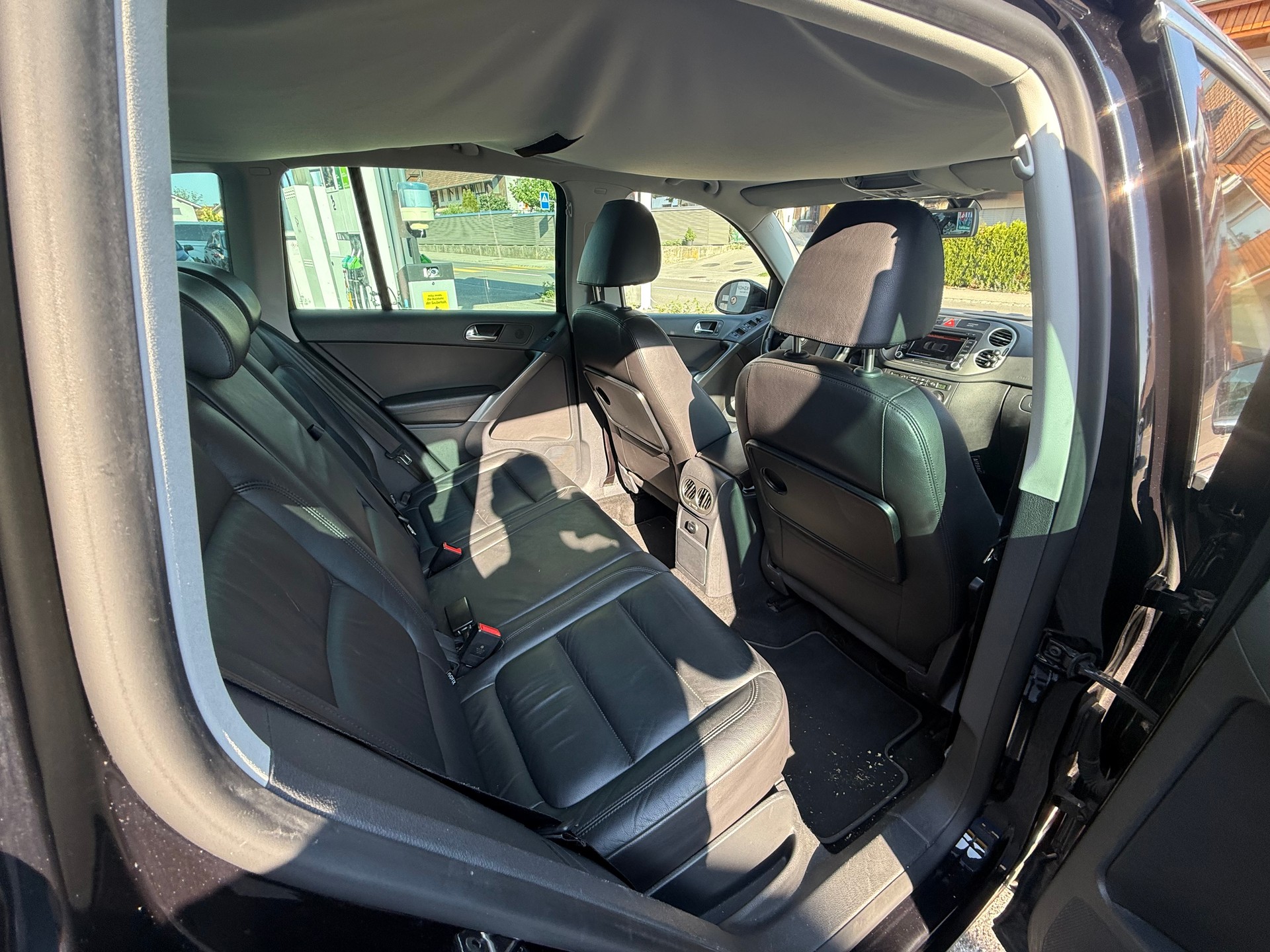 VW Tiguan 2.0 TSI Sport&Style-image-11