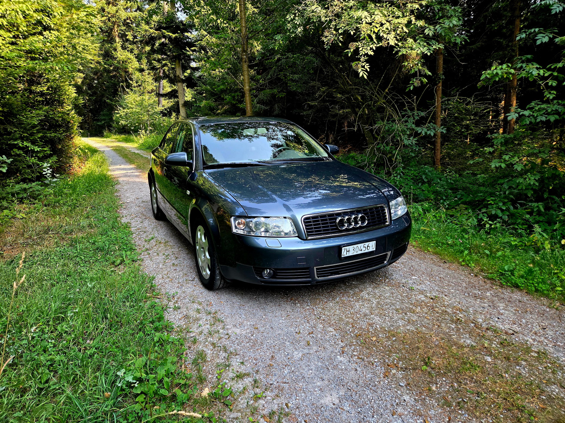 AUDI A4 3.0 V6 quattro-image-0