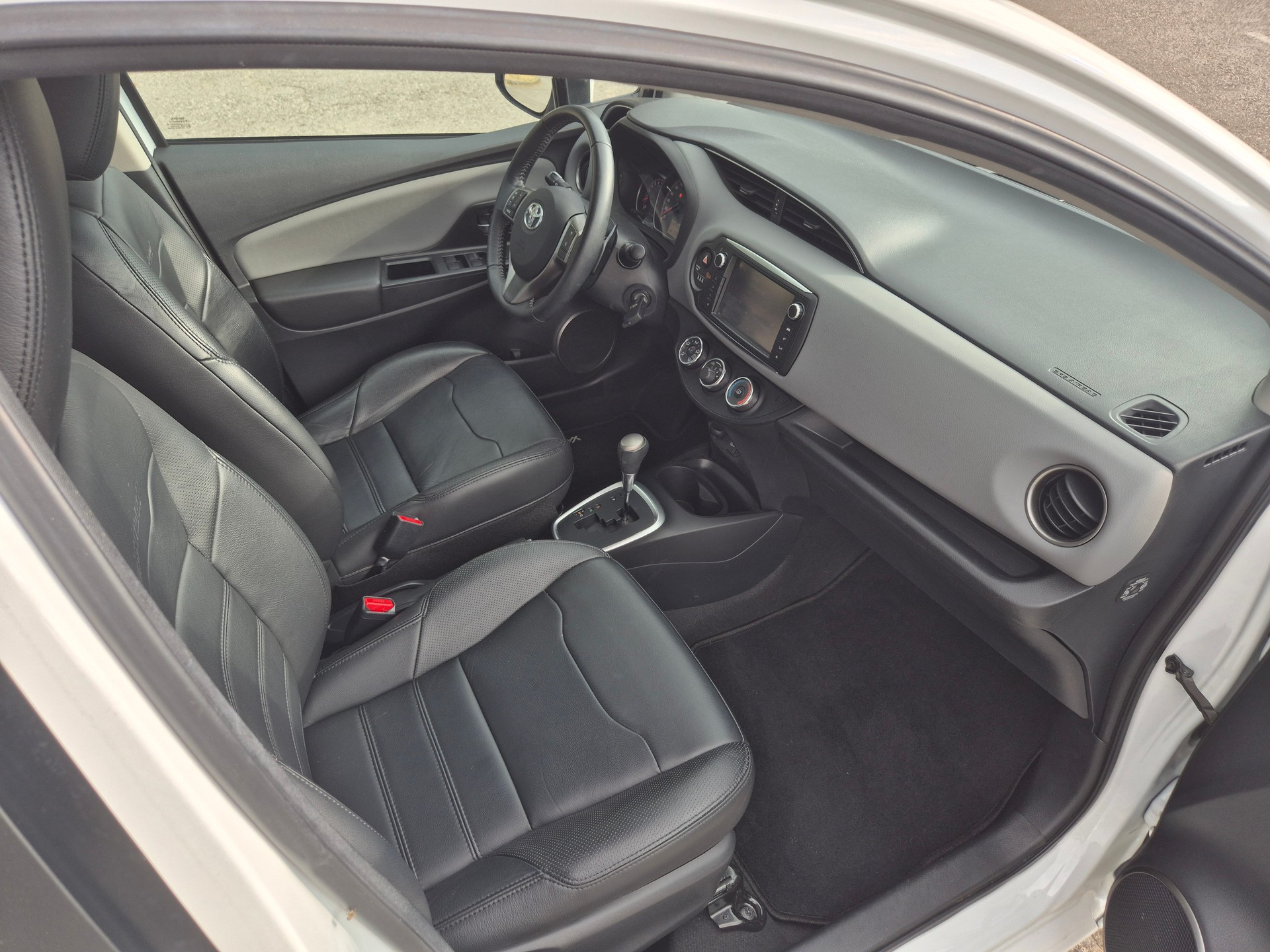 TOYOTA 1.33 VVT-i Swiss Trend MdS-image-7