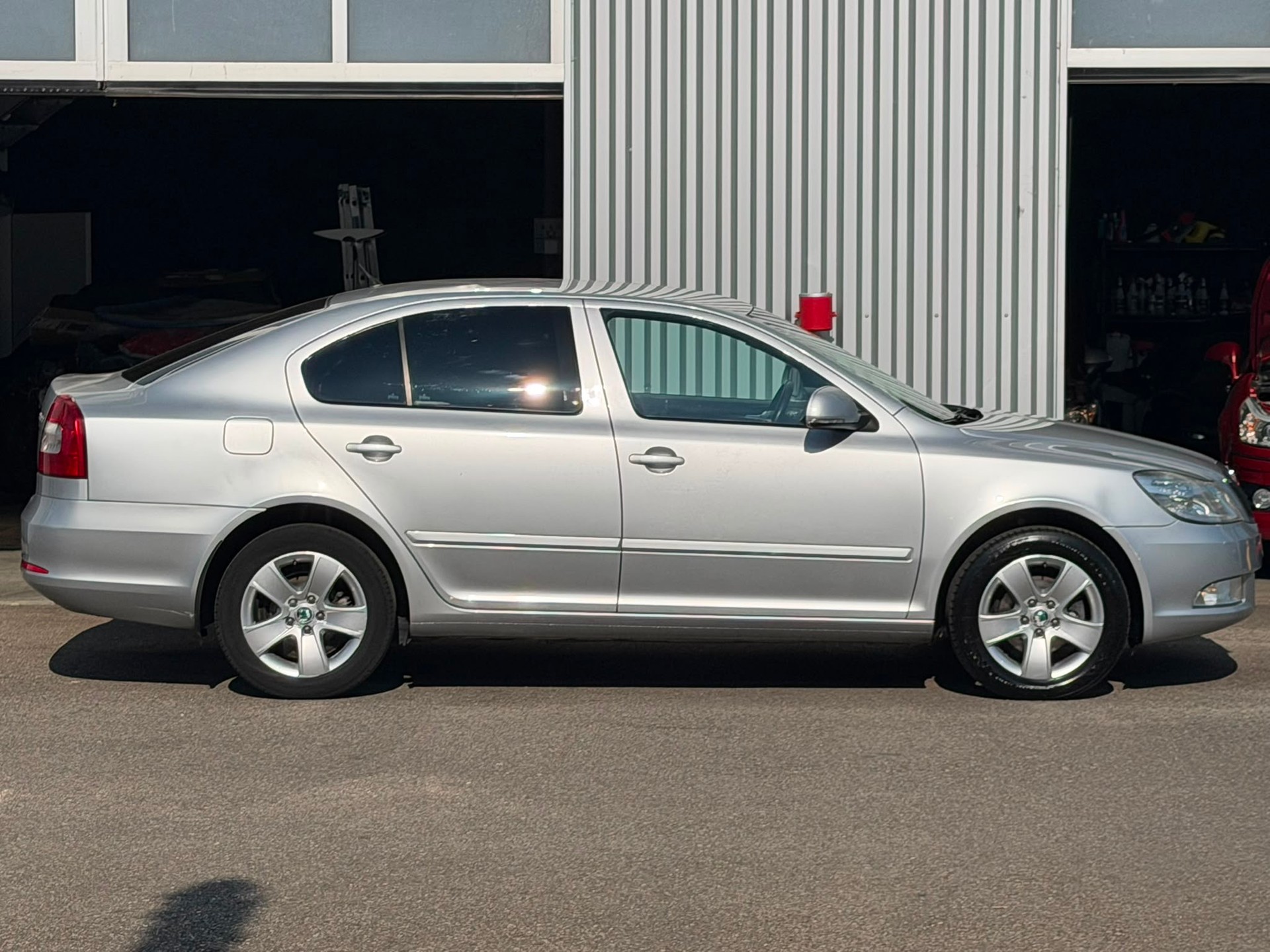 SKODA OCTAVIA-image-3