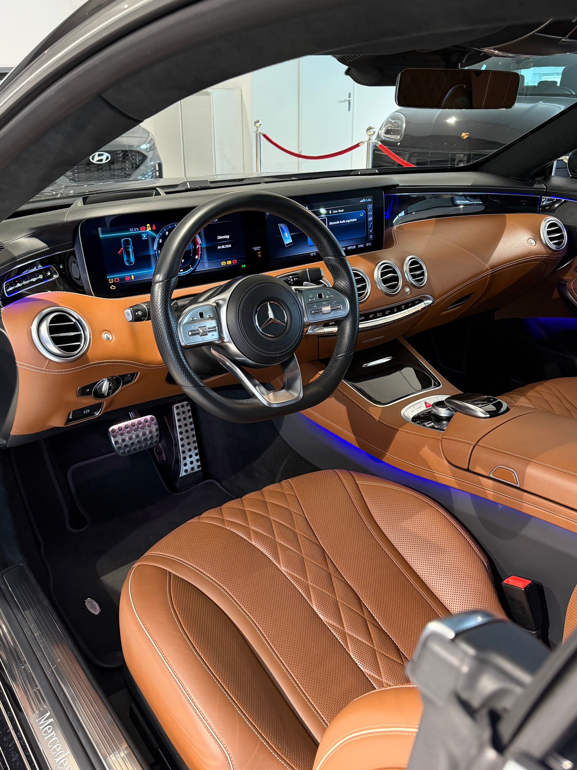 MERCEDES-BENZ S 560 Coupé 4Matic 9G-Tronic-image-9