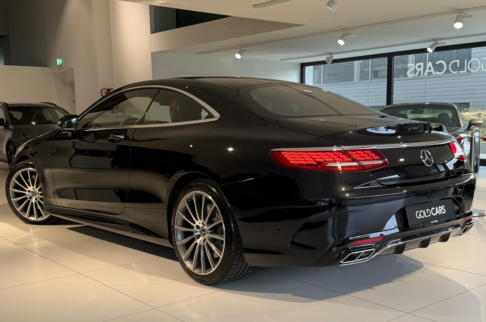 MERCEDES-BENZ S 560 Coupé 4Matic 9G-Tronic-image-4