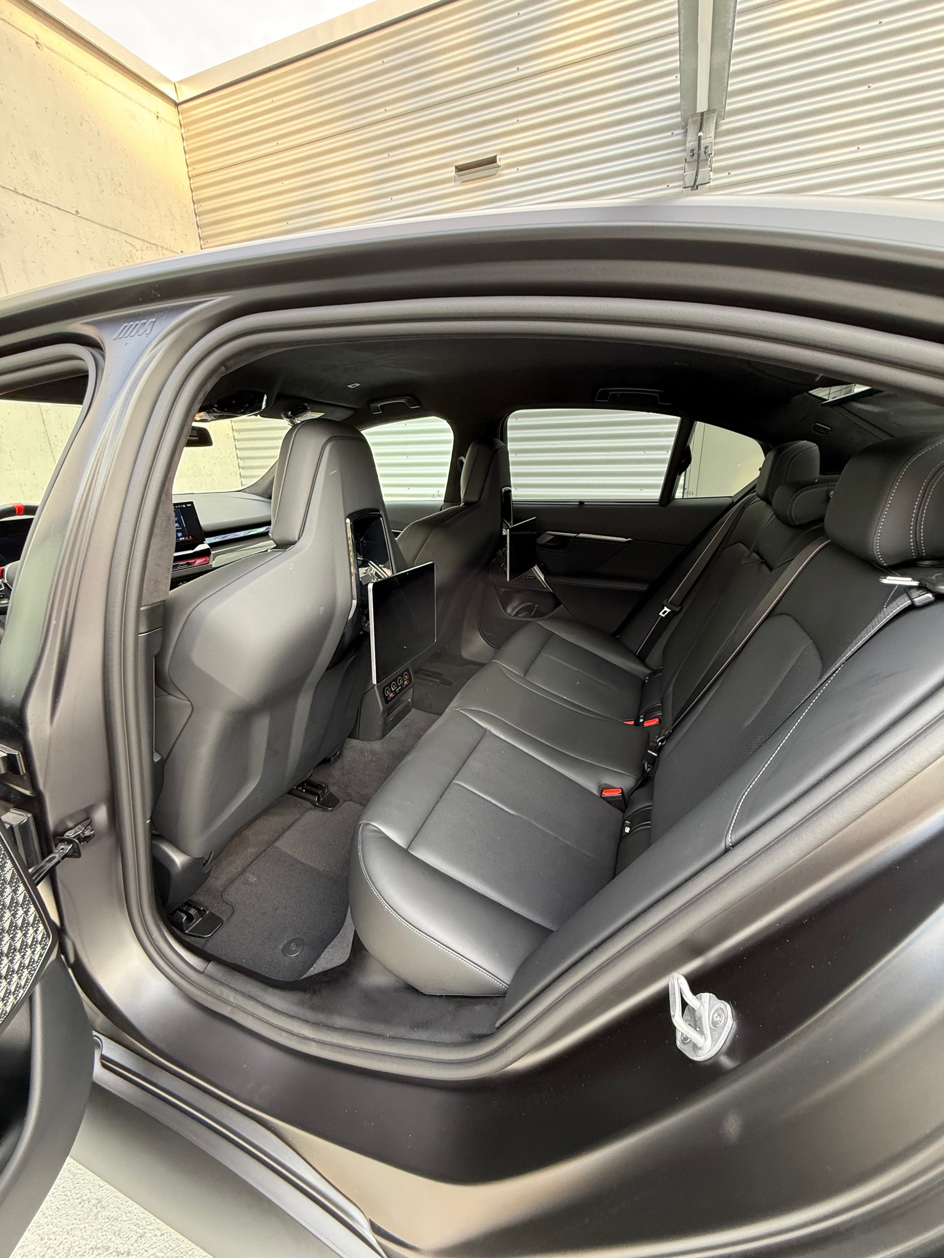 BMW M5 xDrive-image-10