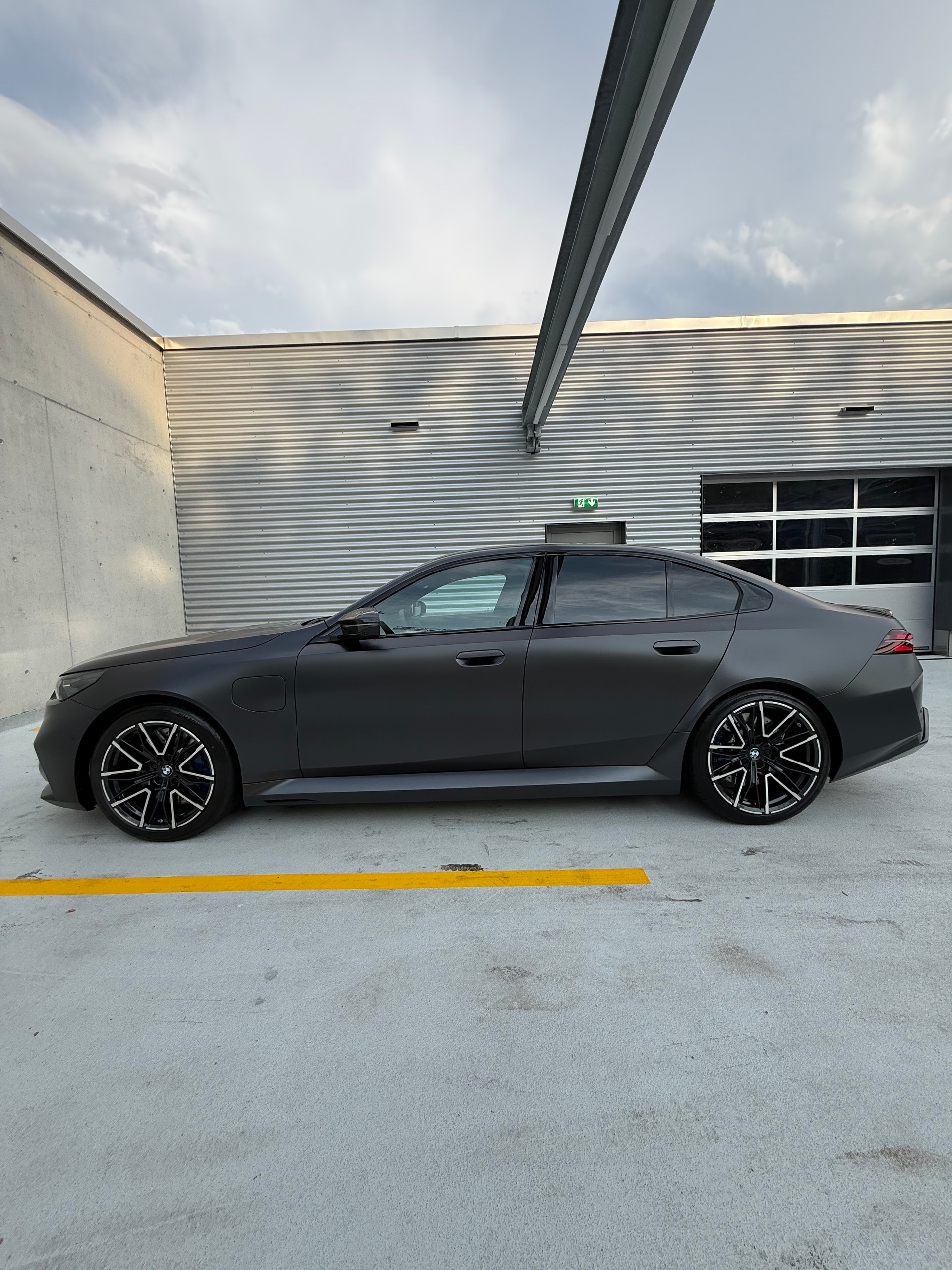 BMW M5 xDrive-image-3