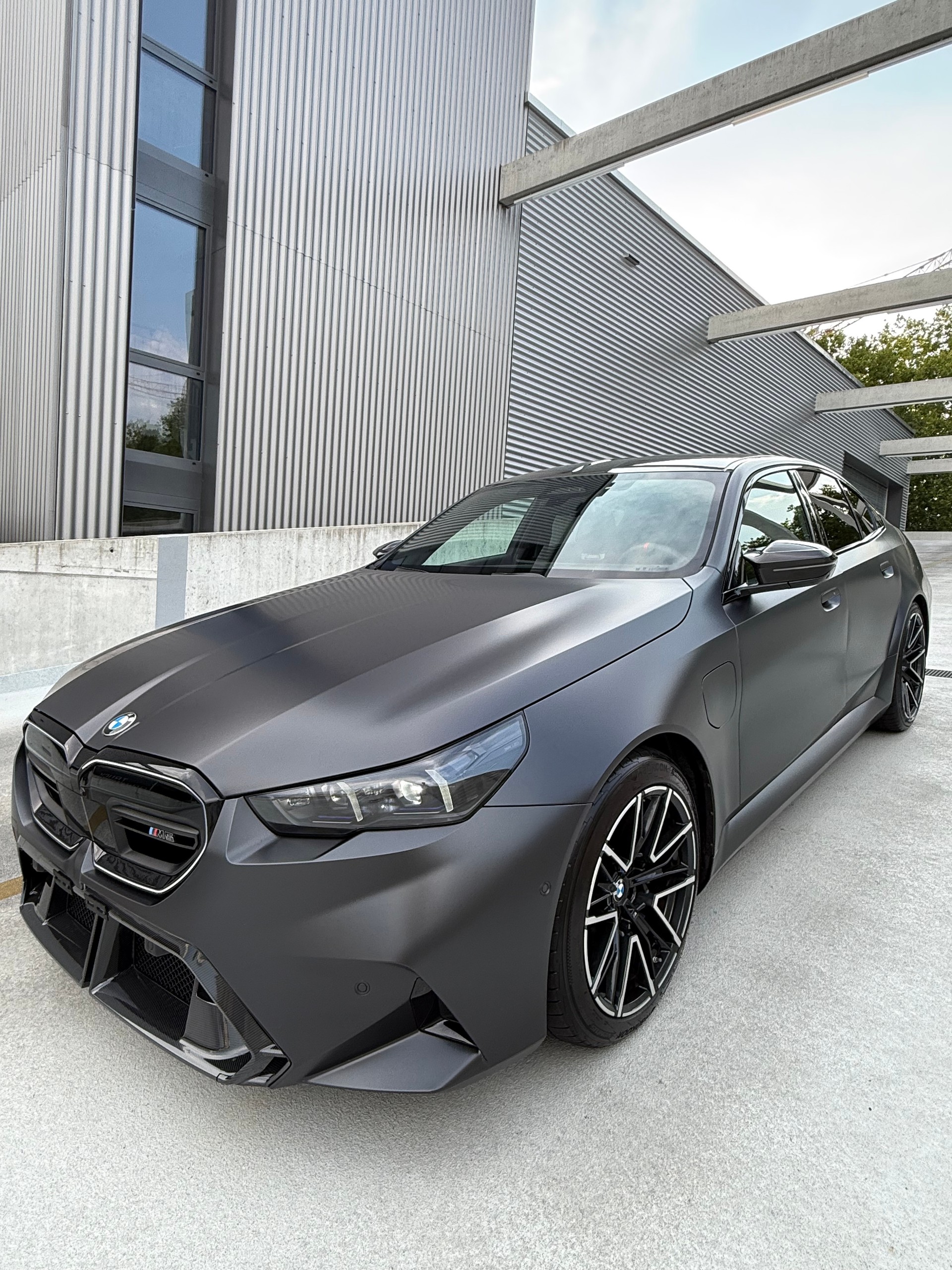 BMW M5 xDrive-image-4