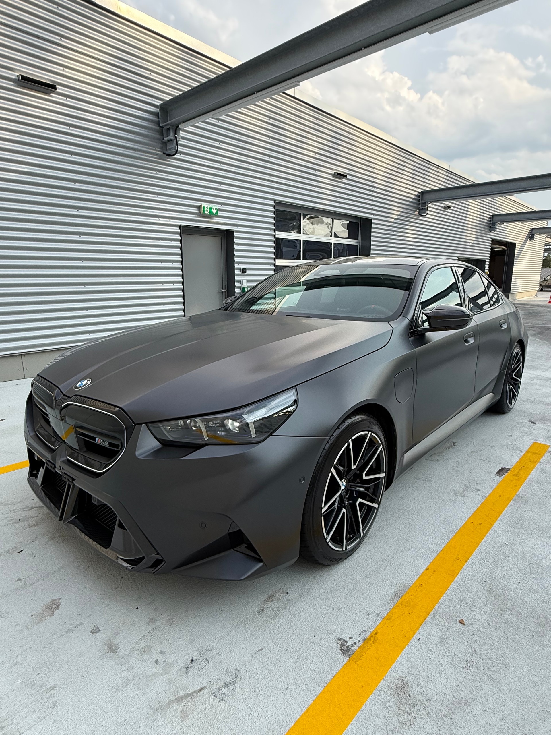 BMW M5 xDrive-image-0
