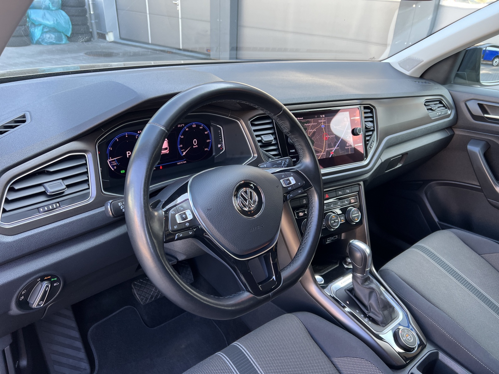 VW T-Roc 1.5 TSI EVO Advance DSG 4Motion-image-10