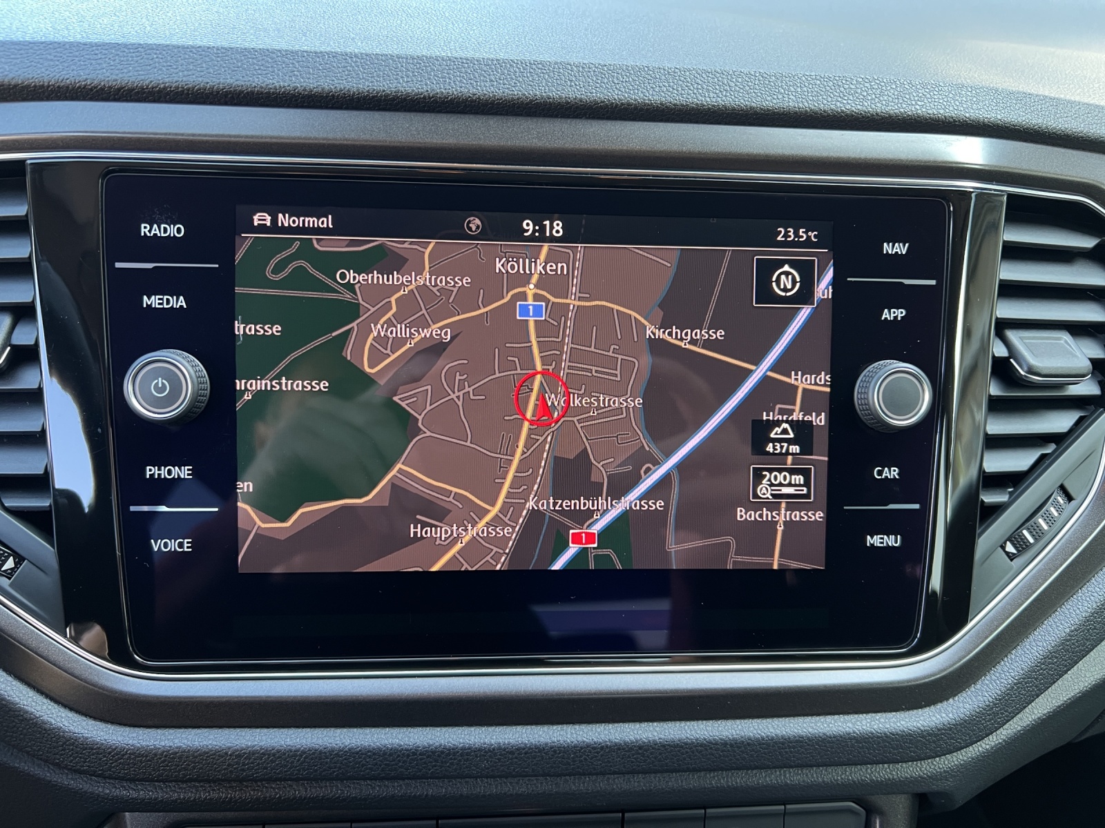 VW T-Roc 1.5 TSI EVO Advance DSG 4Motion-image-11