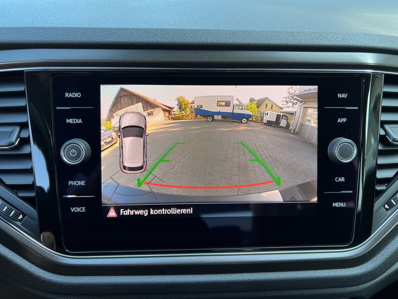 VW T-Roc 1.5 TSI EVO Advance DSG 4Motion-image-12