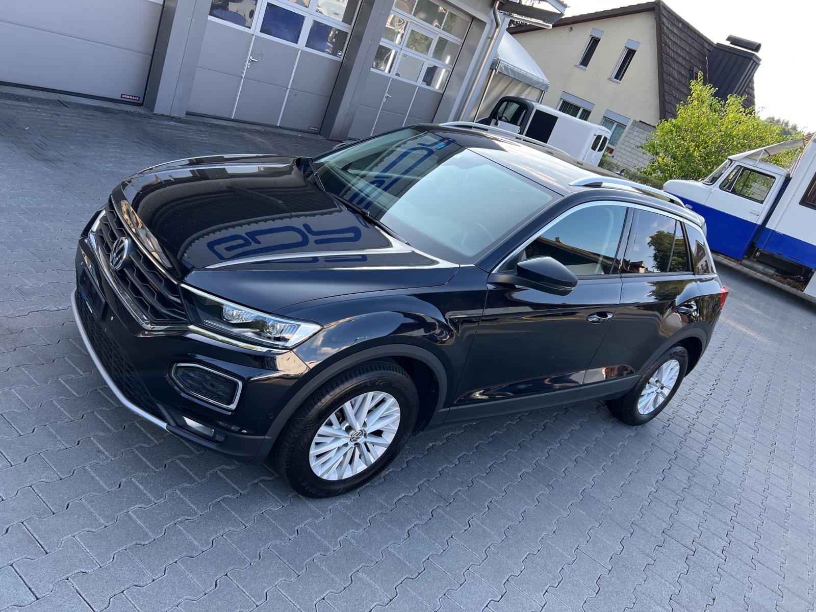 VW T-Roc 1.5 TSI EVO Advance DSG 4Motion-image-13