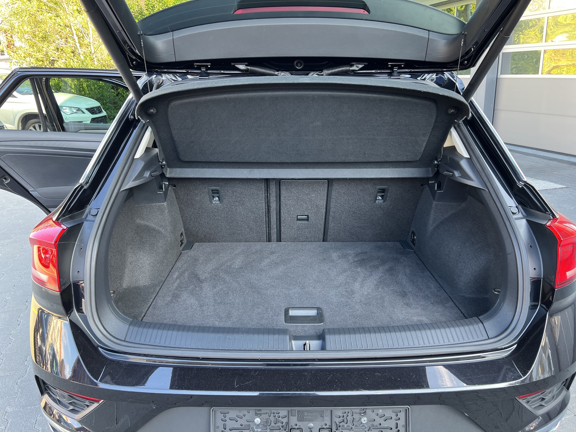 VW T-Roc 1.5 TSI EVO Advance DSG 4Motion-image-8
