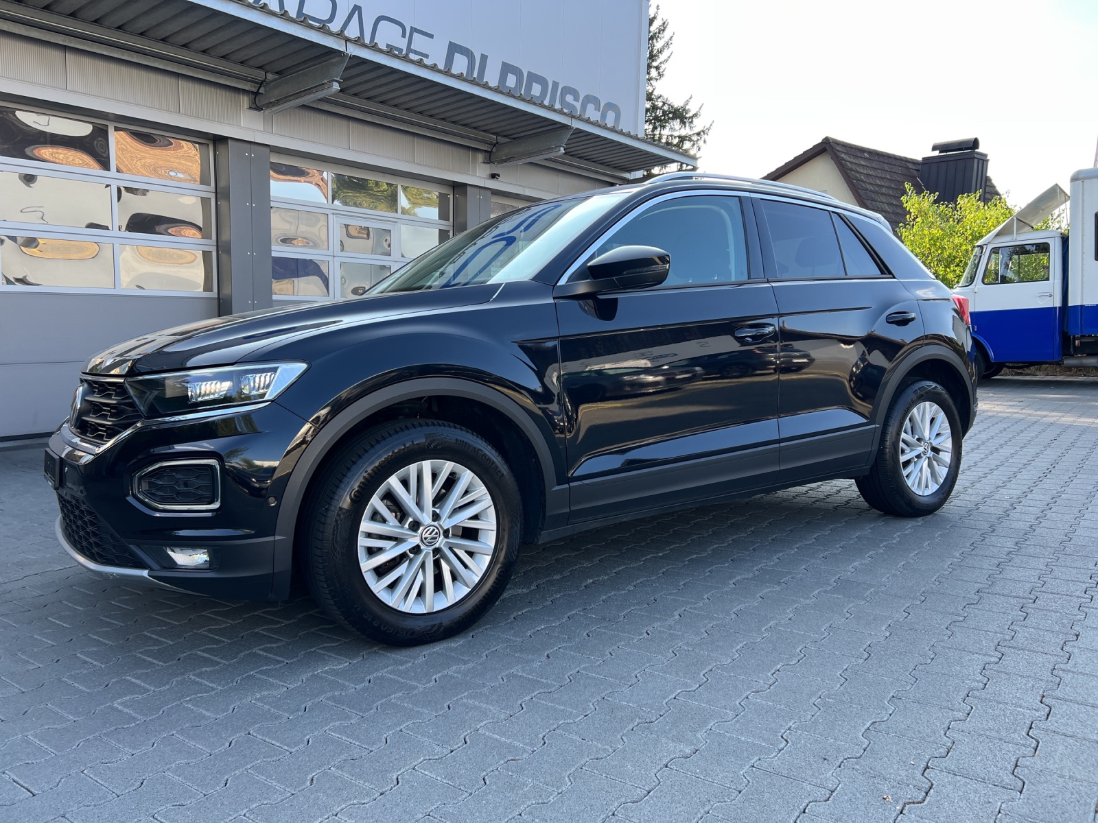 VW T-Roc 1.5 TSI EVO Advance DSG 4Motion-image-0