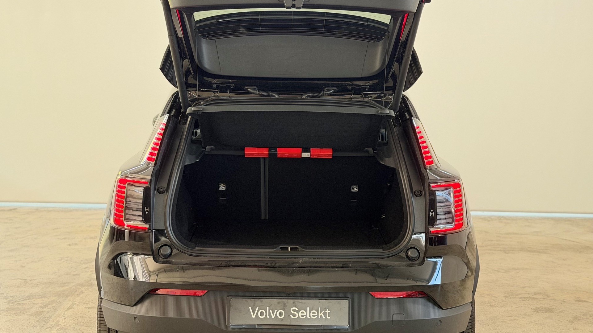 VOLVO EX 30 E60 Twin Ultra Performanc-image-12