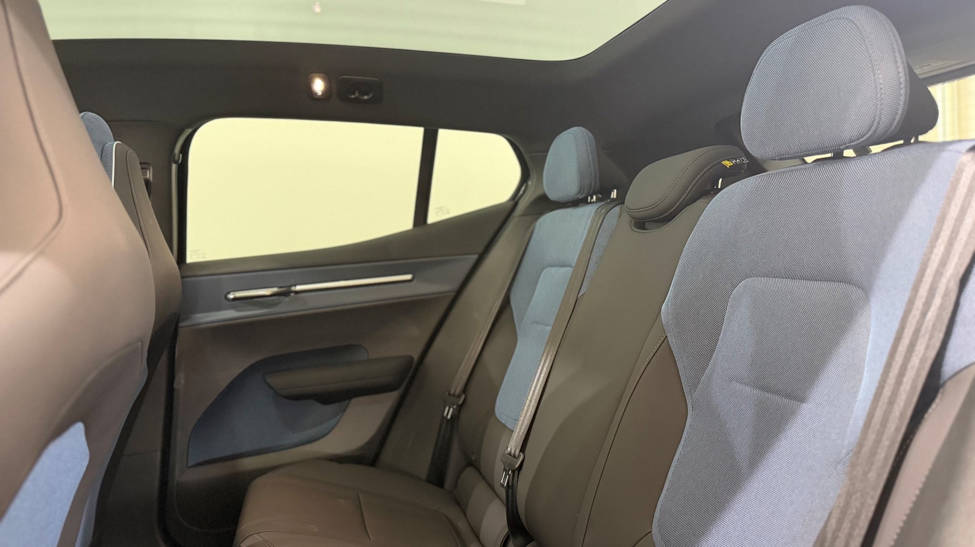 VOLVO EX 30 E60 Twin Ultra Performanc-image-6