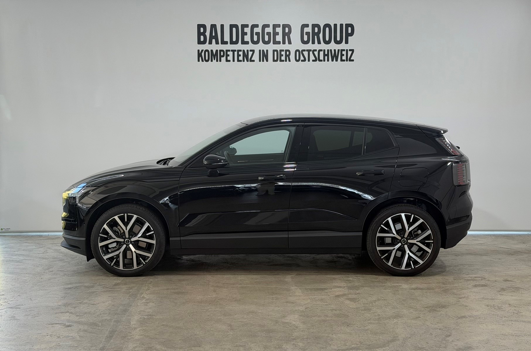 VOLVO EX 30 E60 Twin Ultra Performanc-image-2