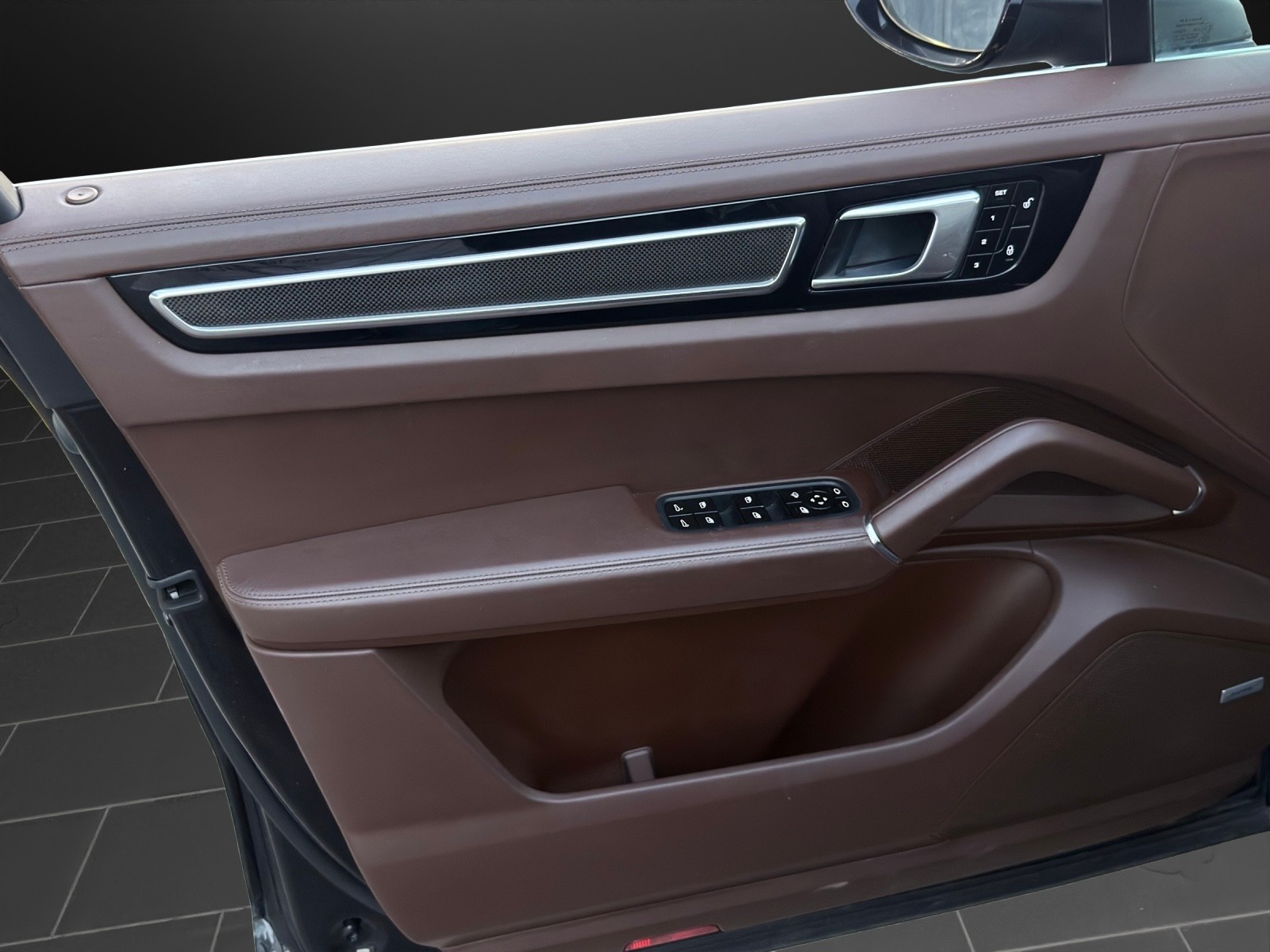 PORSCHE Cayenne S 2.9 V6 Biturbo mit 440 PS-image-11